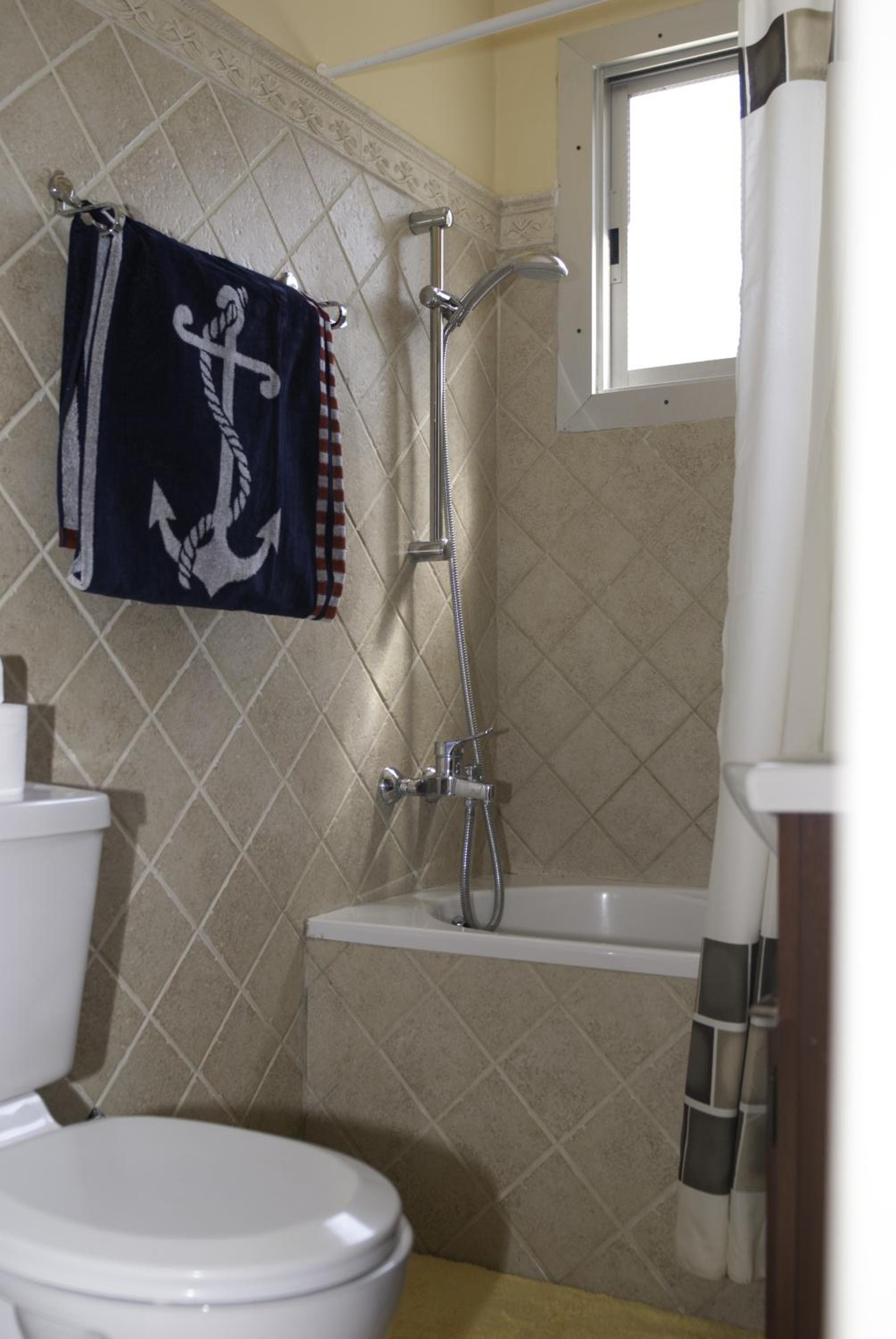 Two-Bedroom Apartment (4 - 5 Adults)