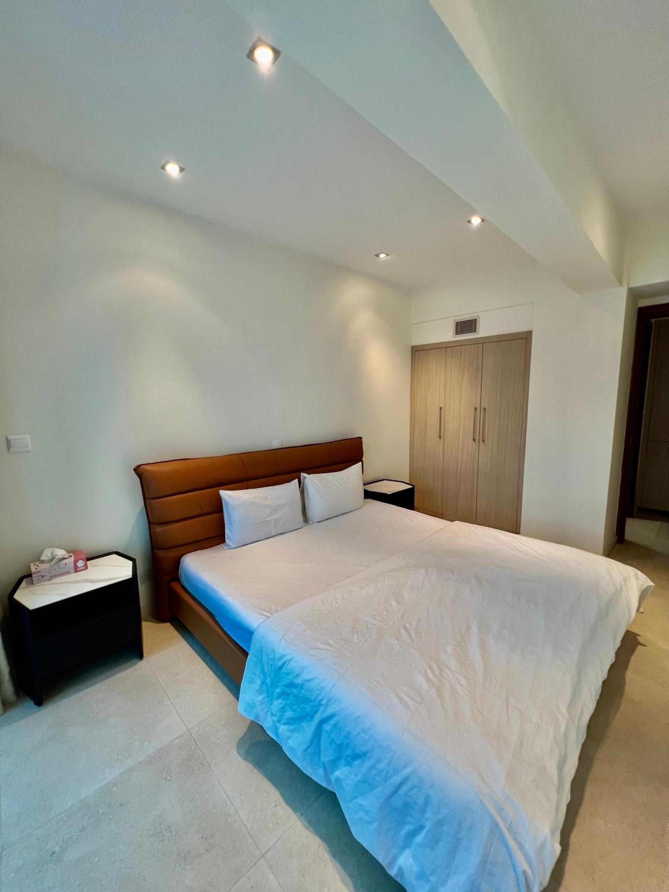 Apartment with Partial Sea View