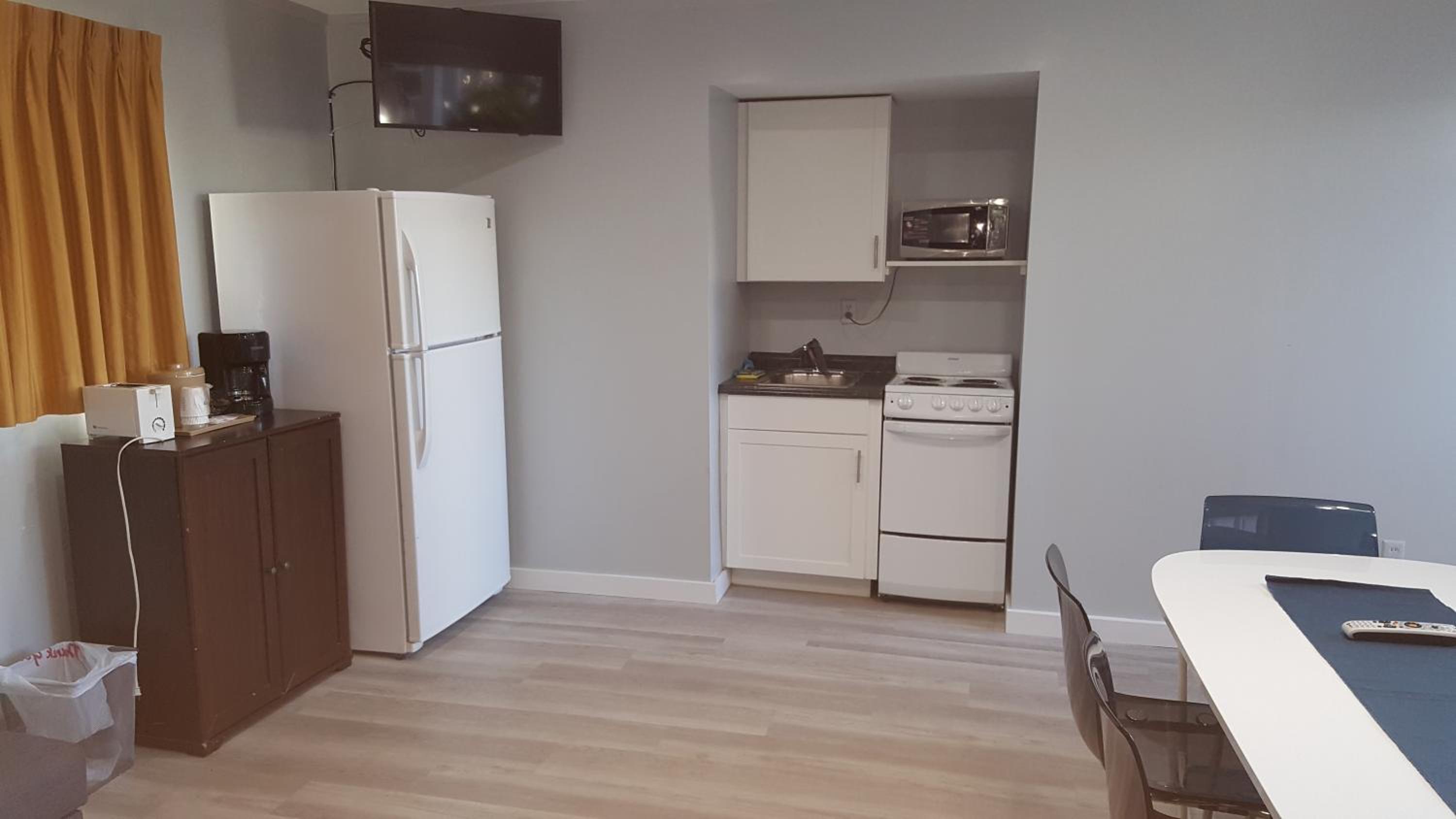 Suite with Two Double Beds - Non-Smoking