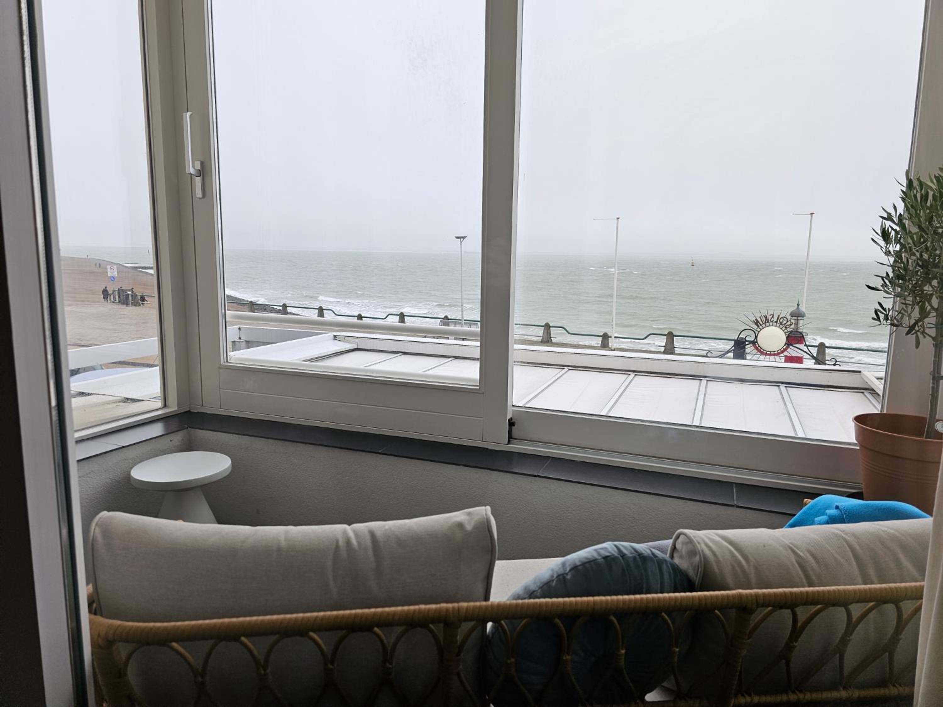 Deluxe Twin Room with Sea View with Balcony or Loggia 