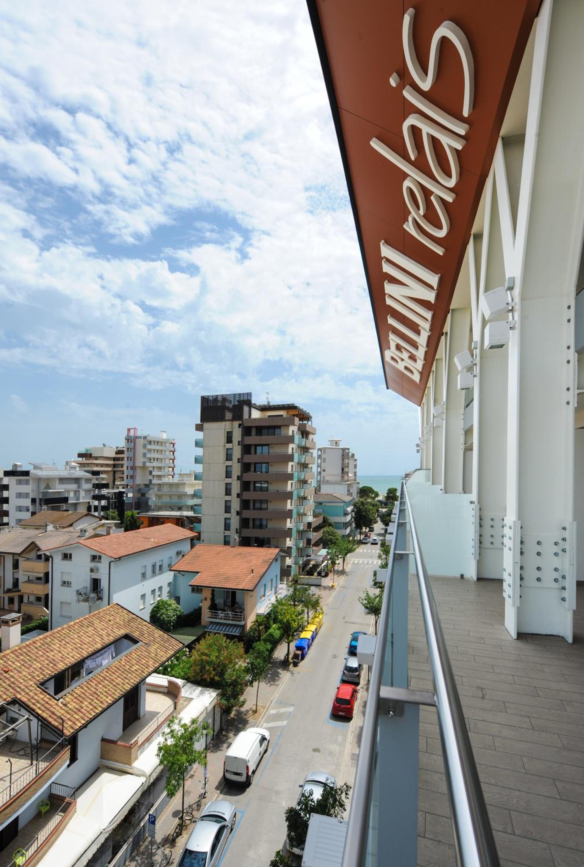 Junior Suite with Terrace and Beach Access