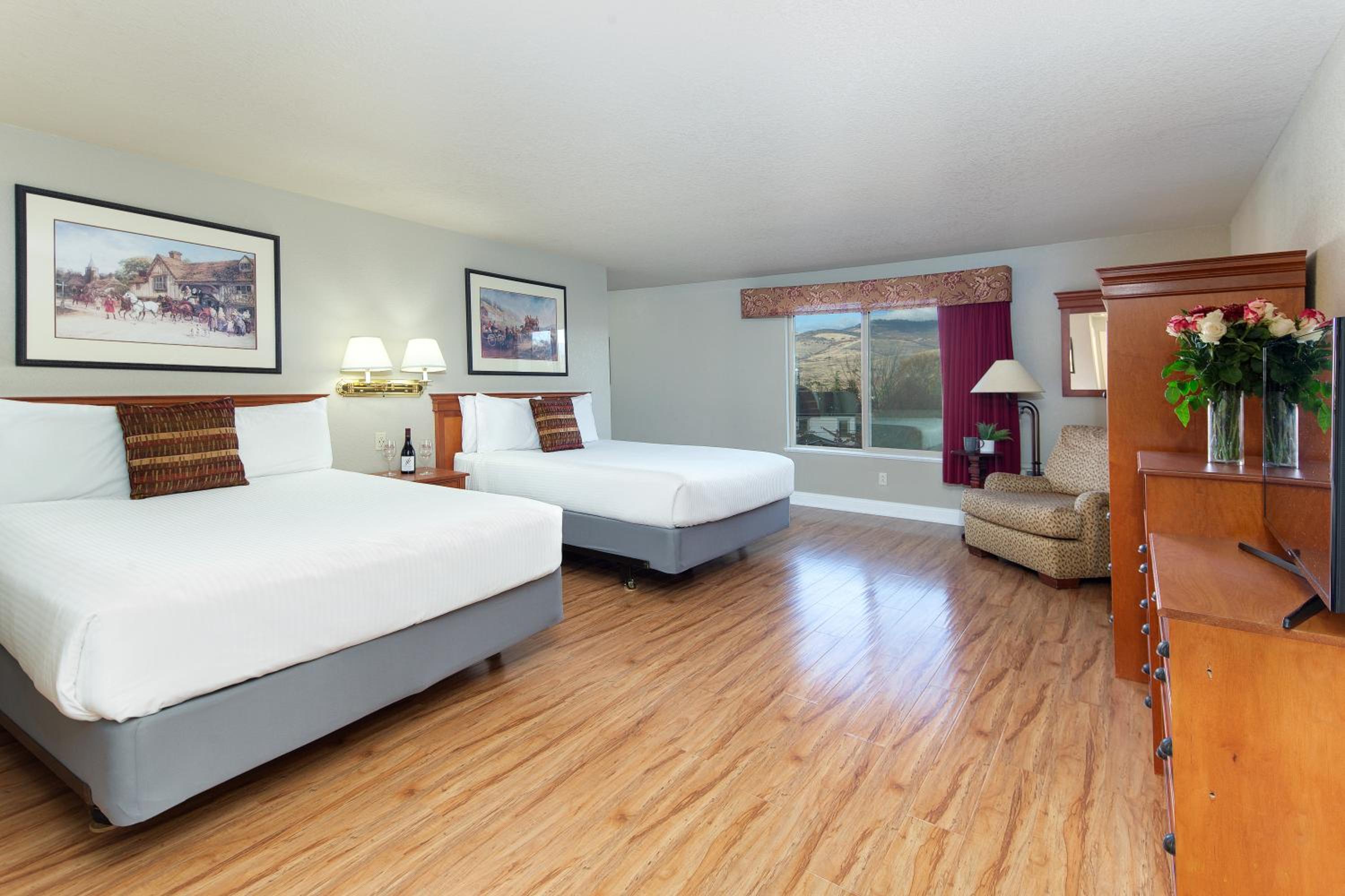 Queen Room with Two Queen Beds with Kitchenette