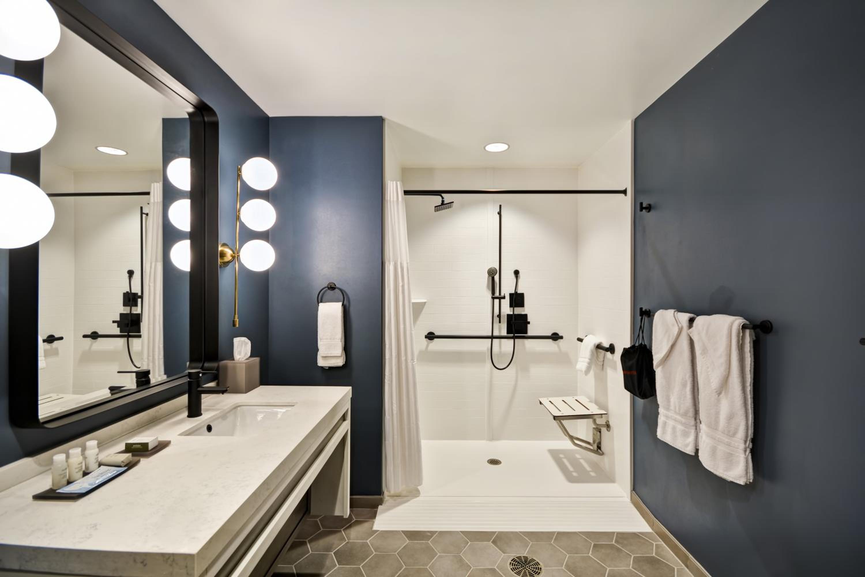 Queen Room with Two Queen Beds - Disability Access Hearing Accessible - Roll-In Shower