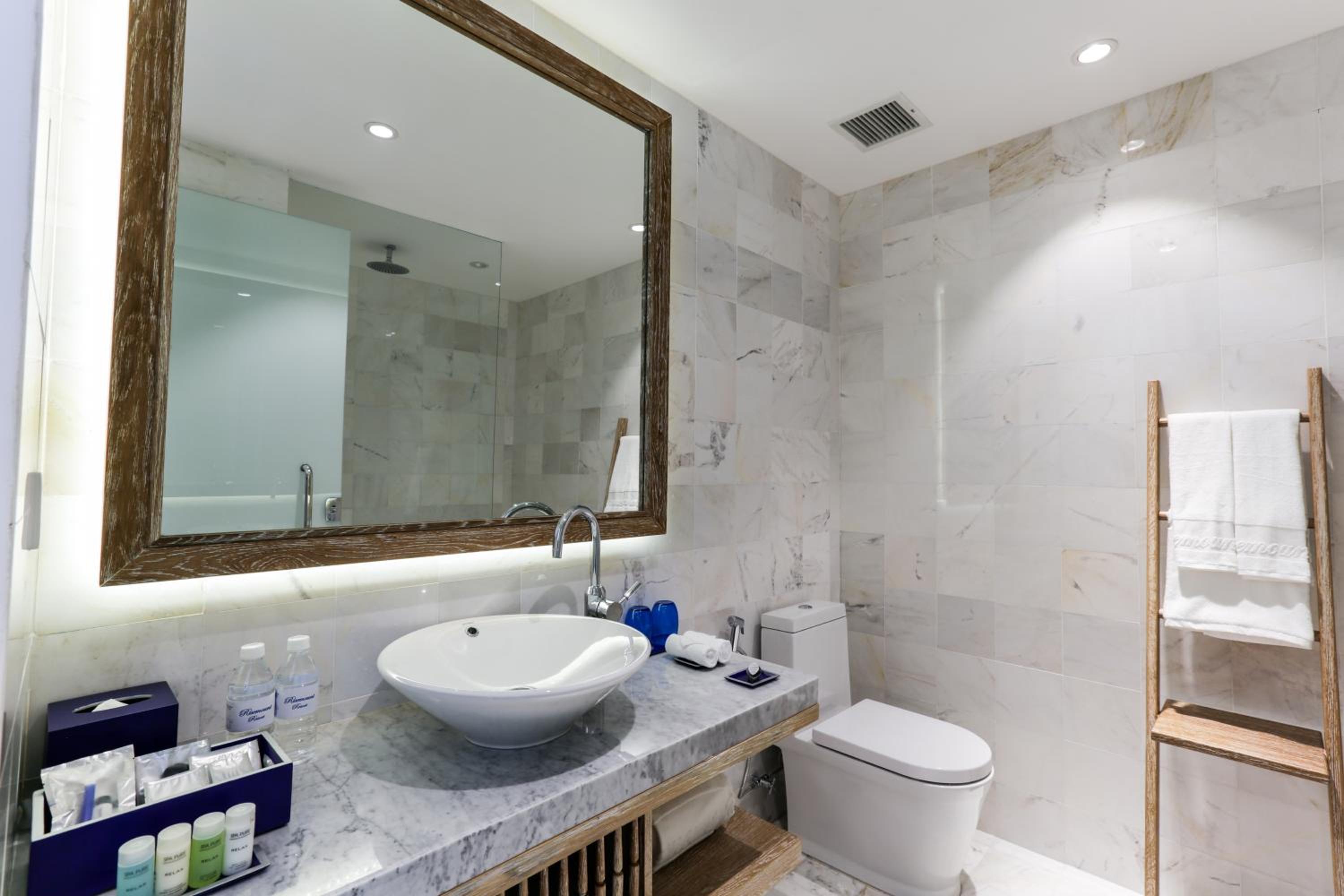 Elite Deluxe Twin Room with Balcony - Pool/City View