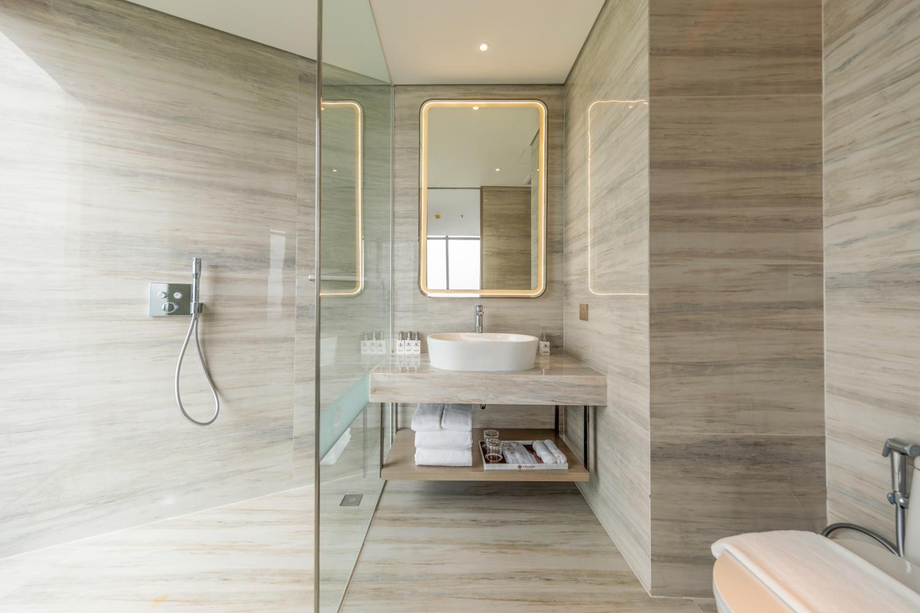 Studio King Room Partial Sea View with Balcony