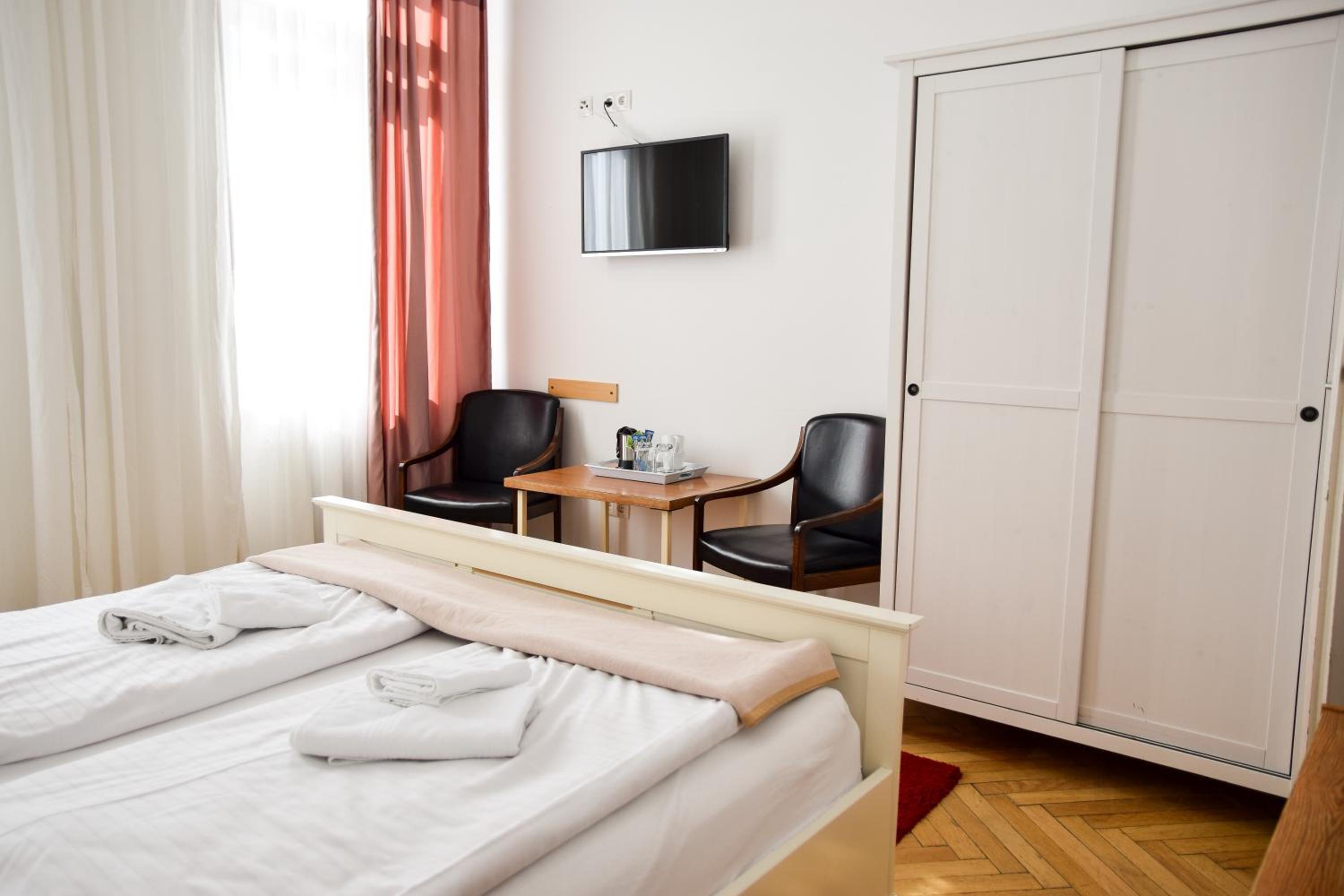 Economy Double Room with Private Bathroom