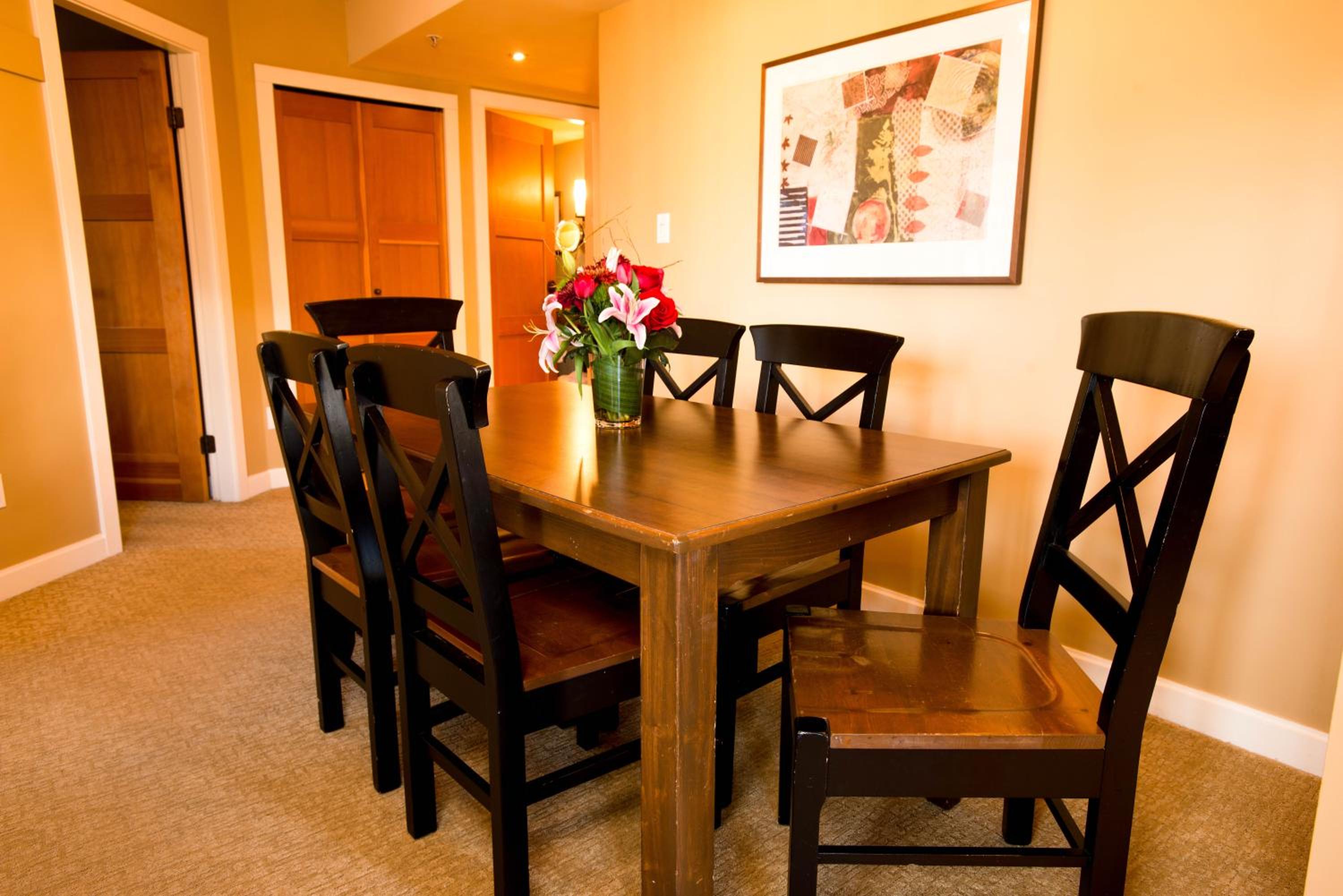 Two-Bedroom Suite - Premium Valley View