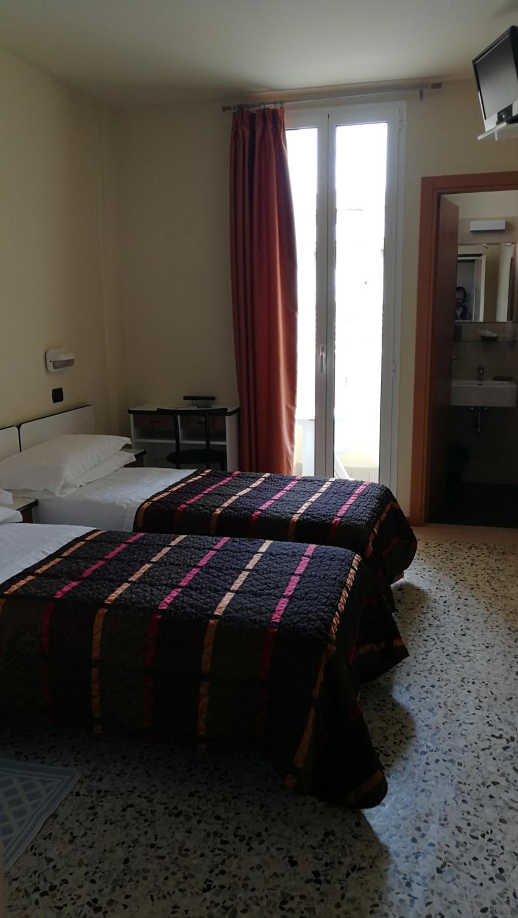 Comfort Triple Room