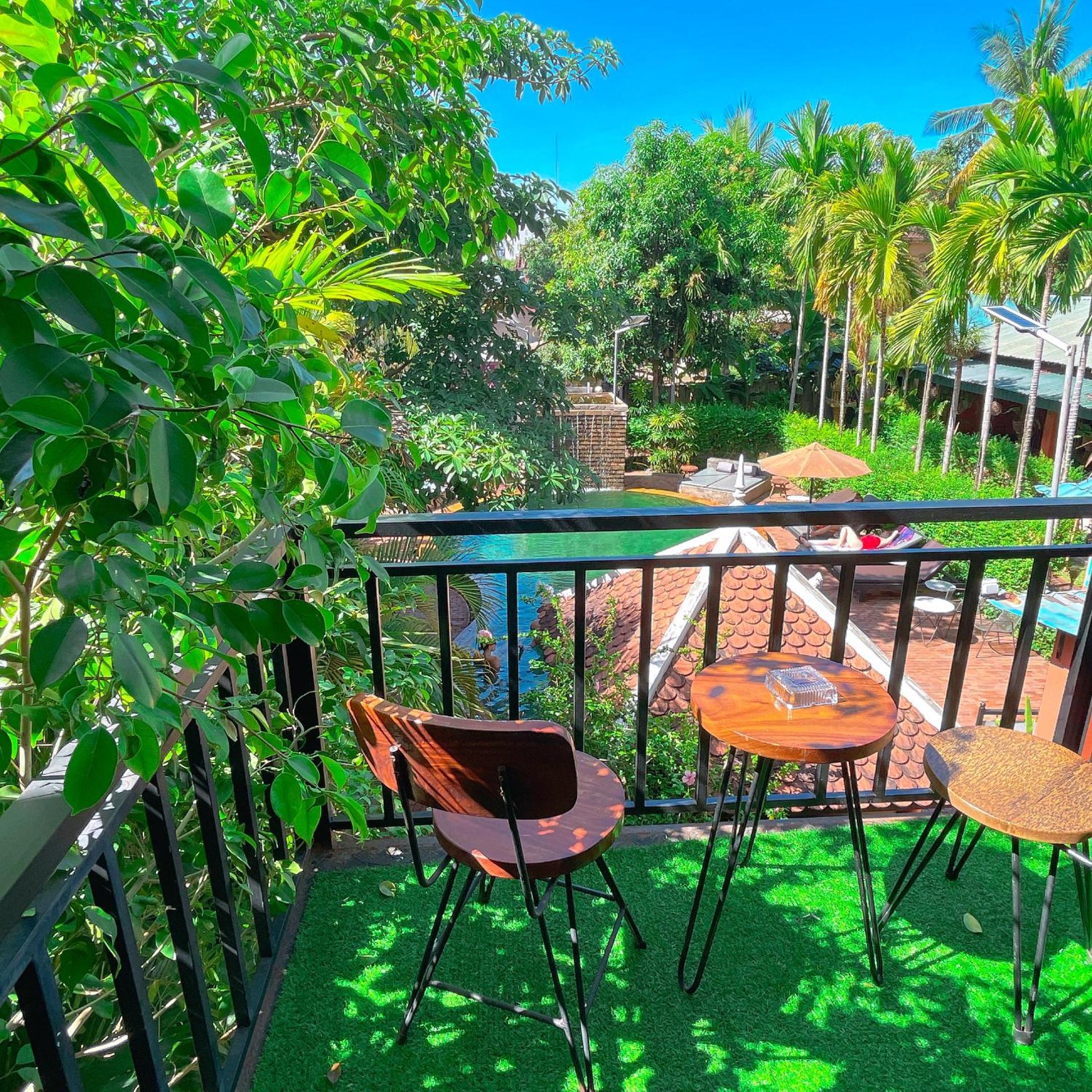 Deluxe Double Room with Balcony and Pool View @ Free Pickup