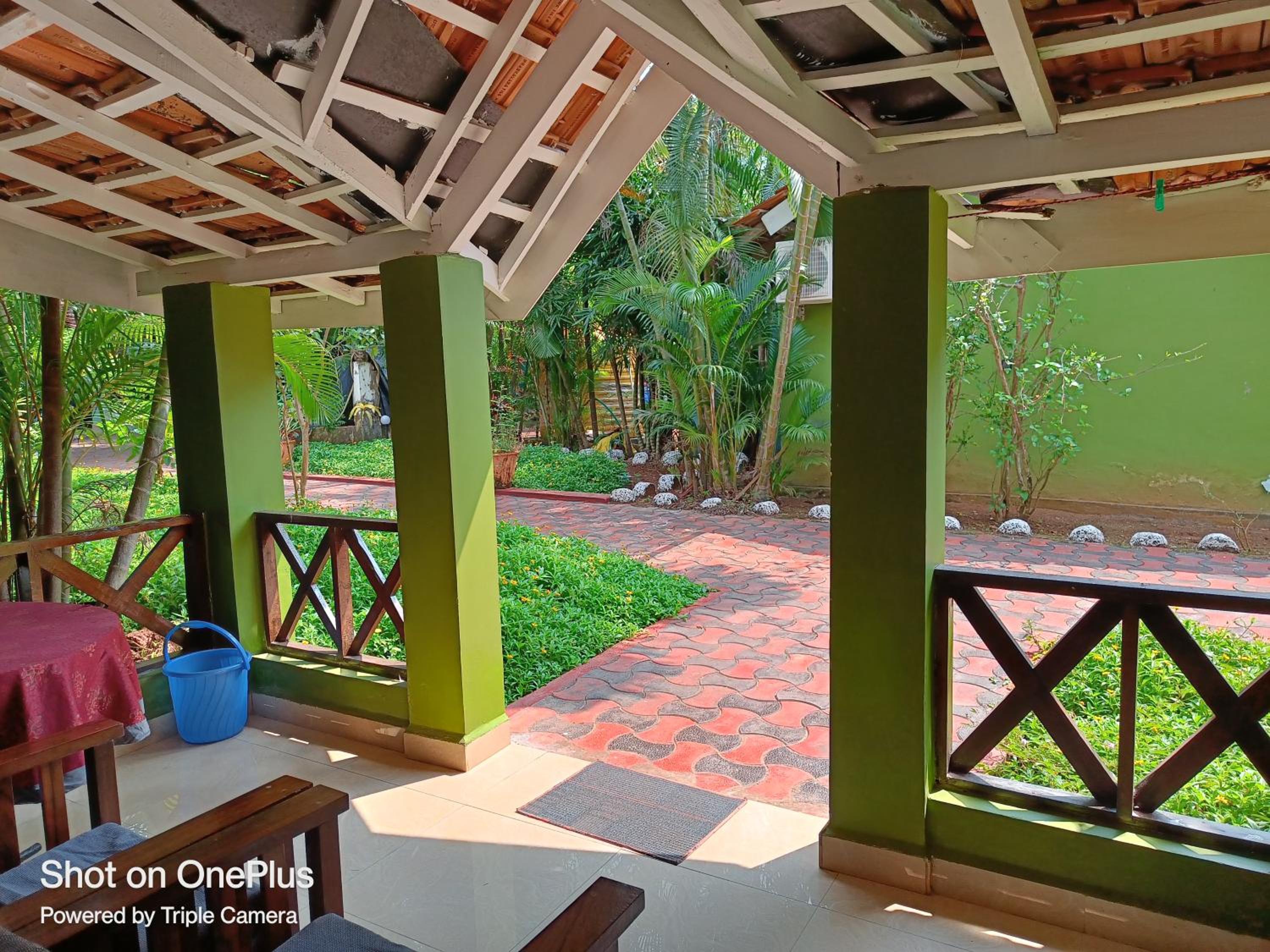 Deluxe Double Garden View Room 