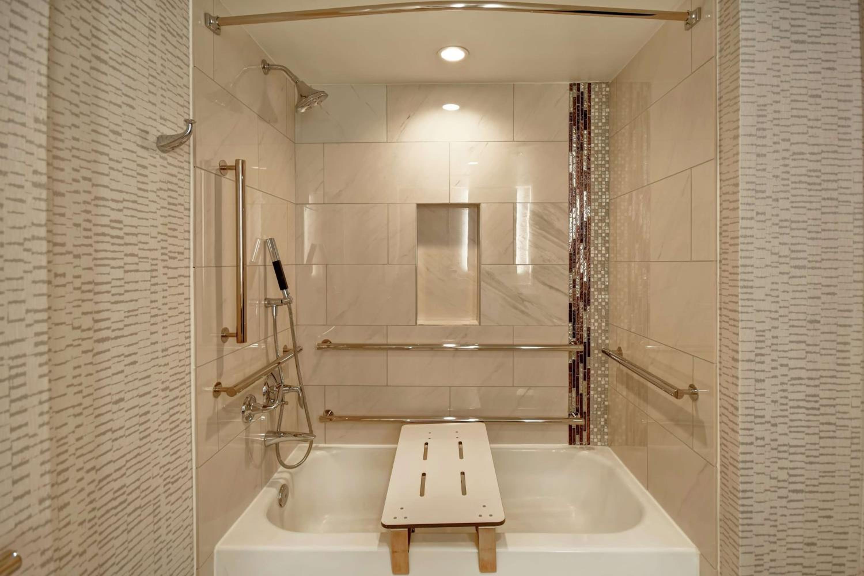 King Room - Mobility Access/Non-Smoking