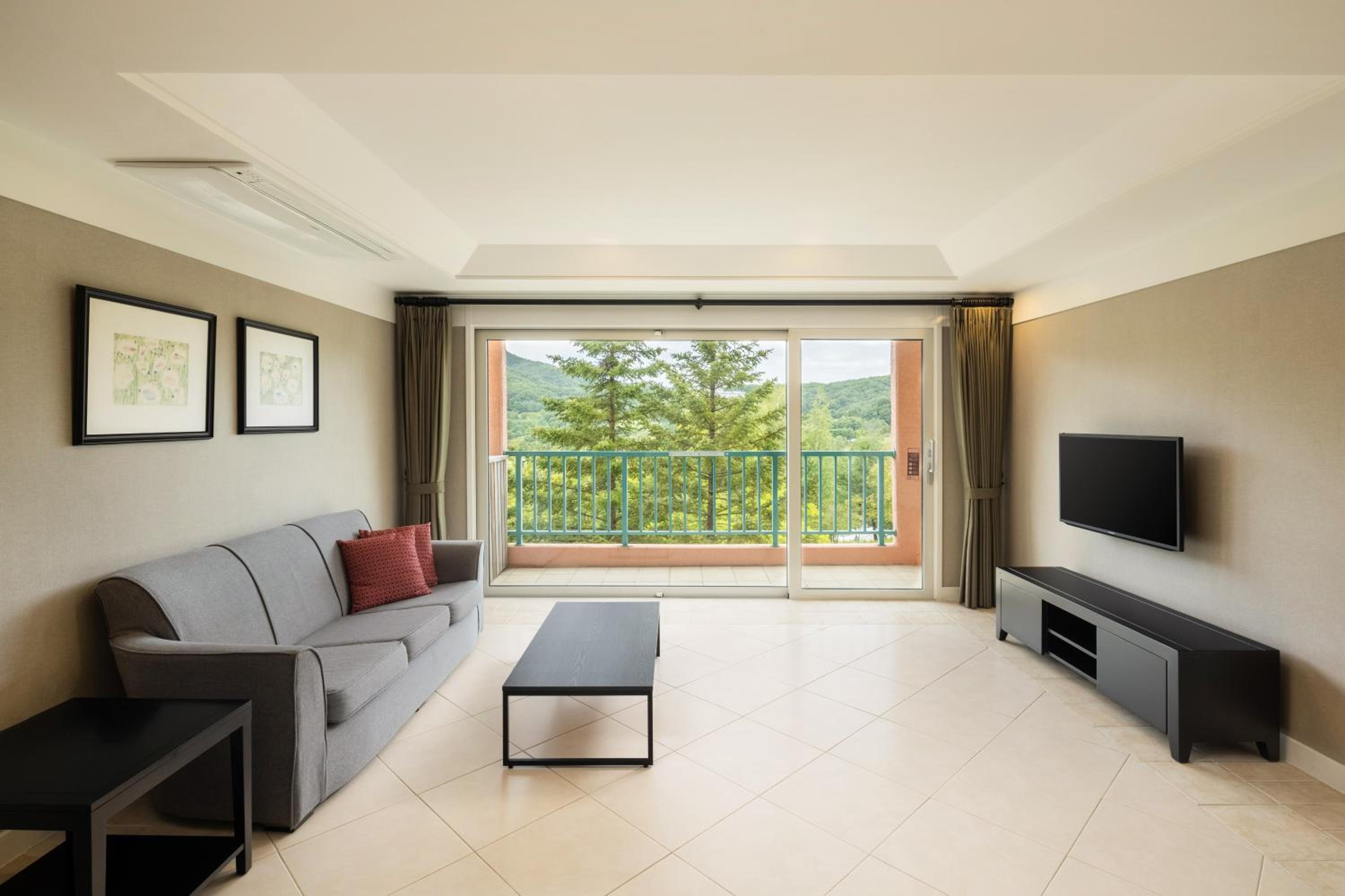 [Valley Village] 46py Noble Double Bed