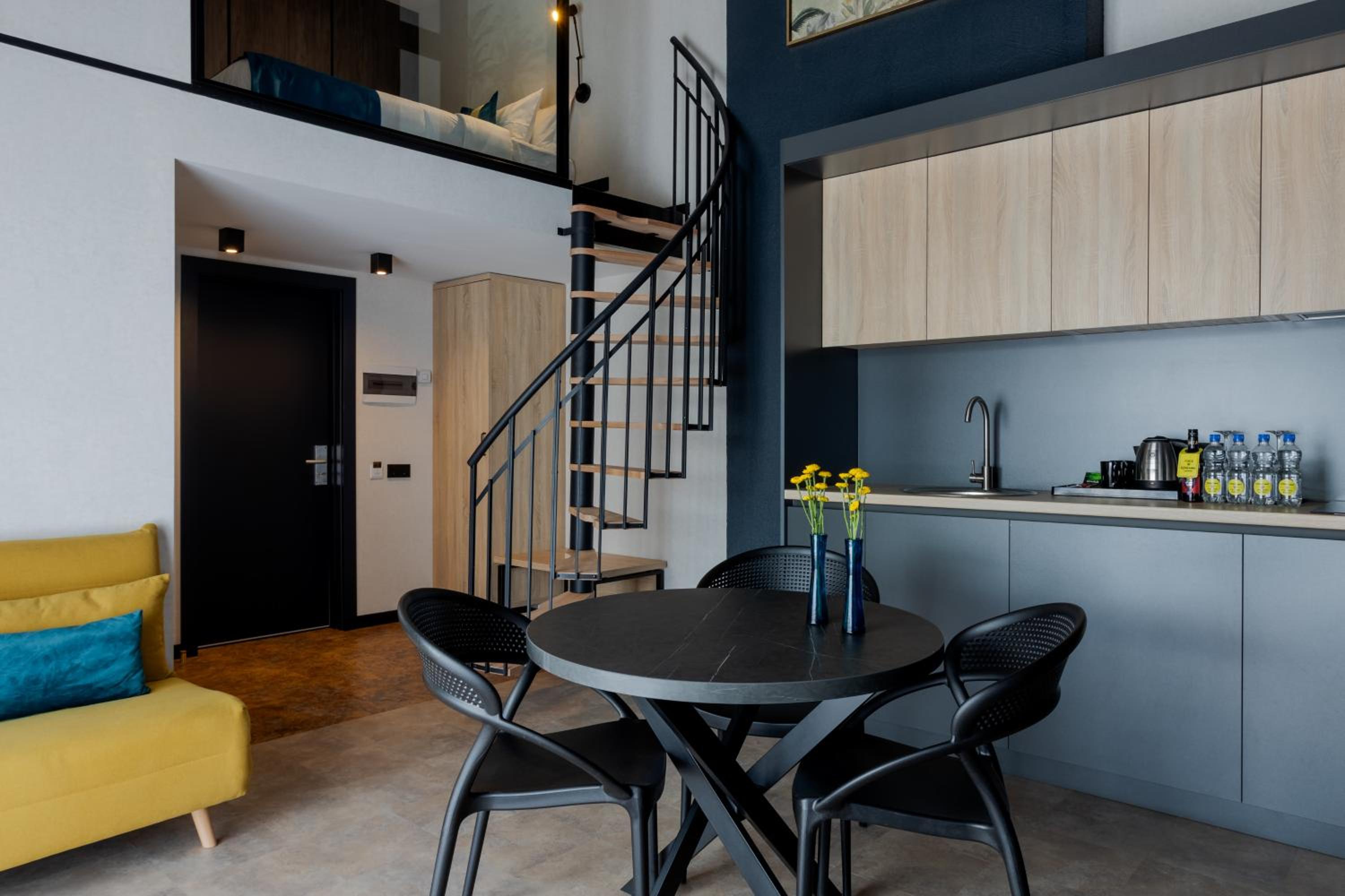 Two-Bedroom Deluxe Apartment with Garden View