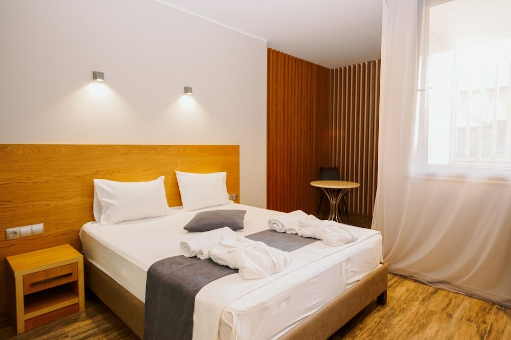 Economy Room, 1 Queen Bed, Non Smoking