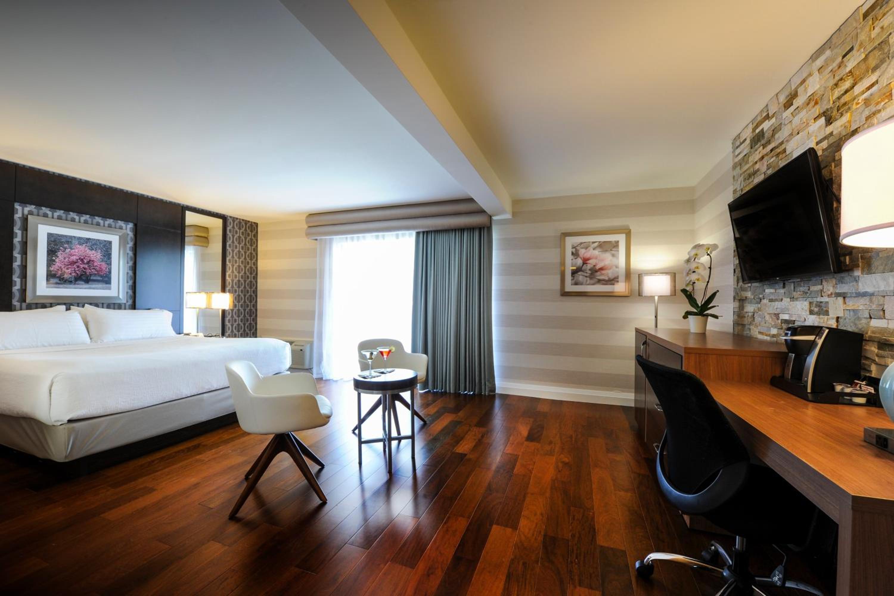 King Room with Jetted Tub