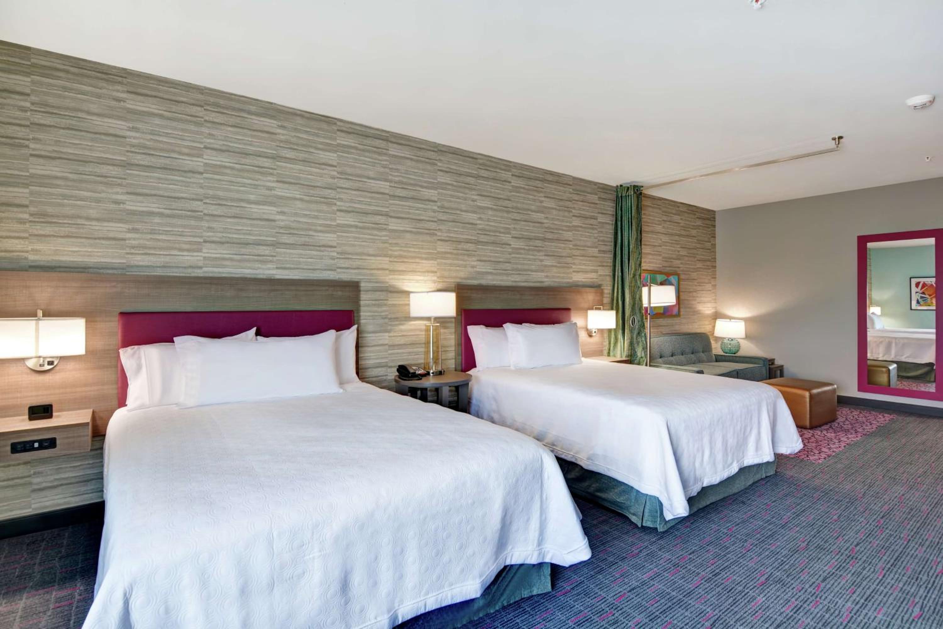 Queen Studio with Two Queen Beds - Hearing Accessible/Non-Smoking