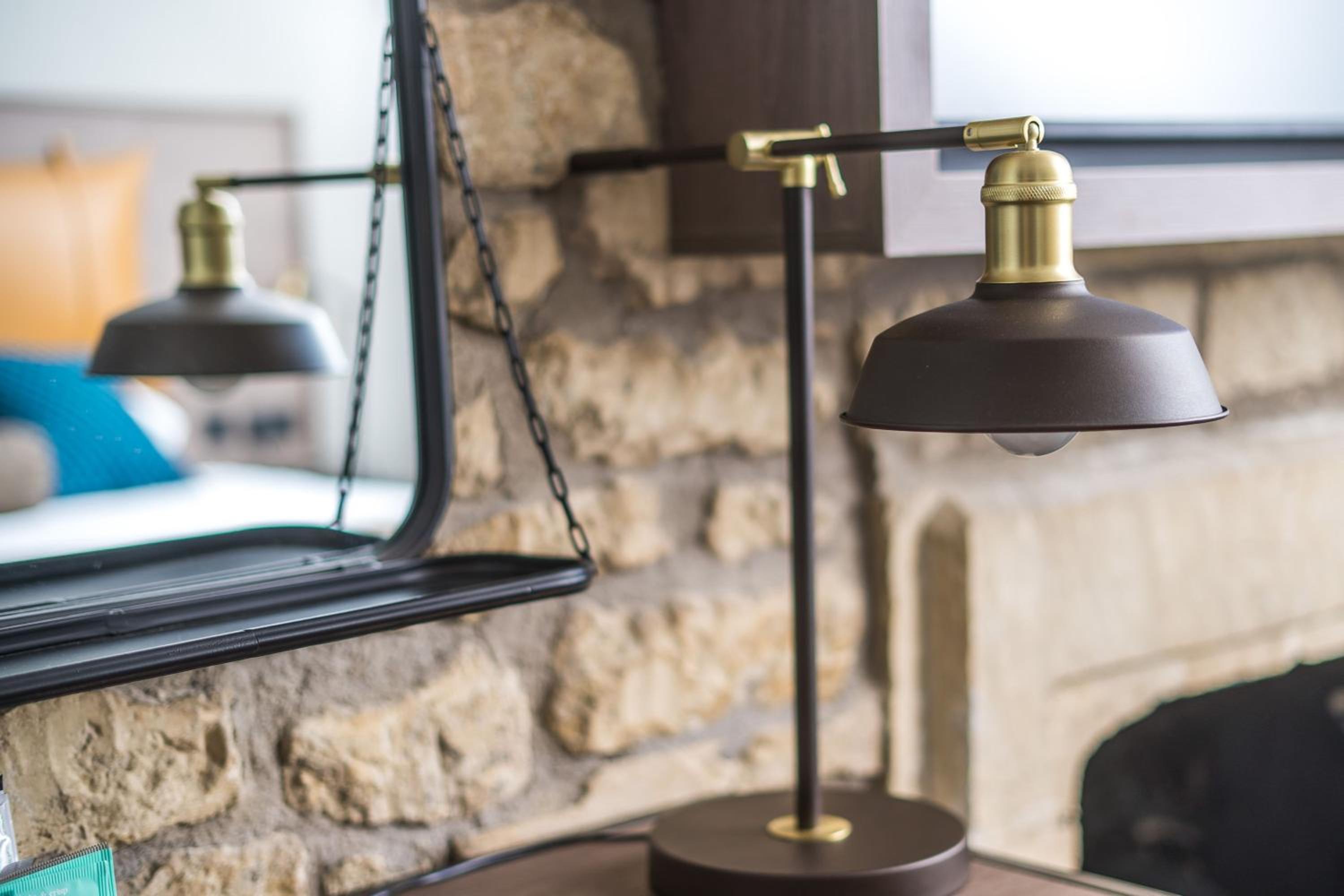 Cinematography, Guest room, 2 Twin/Single Bed(s)