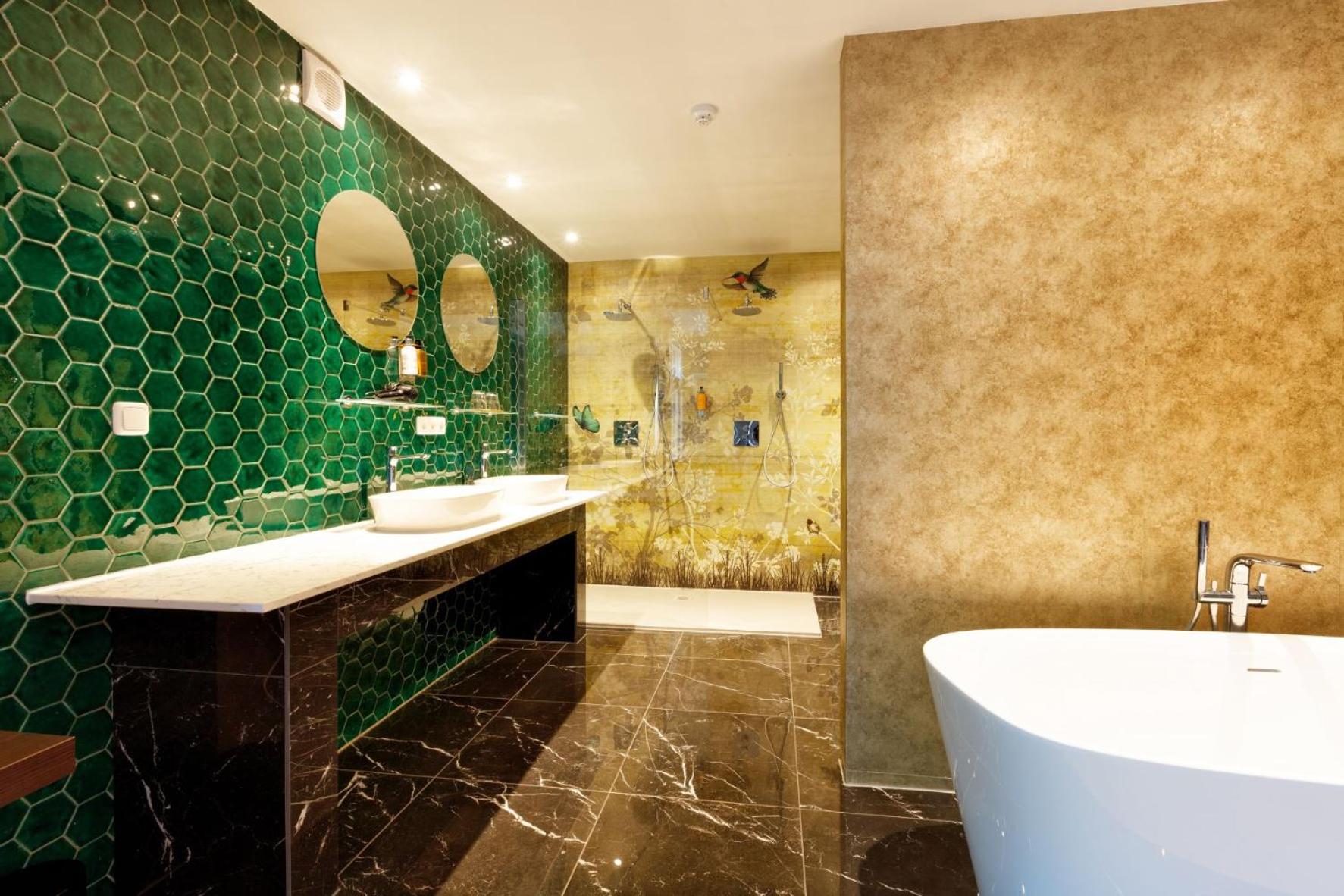 Queen Suite