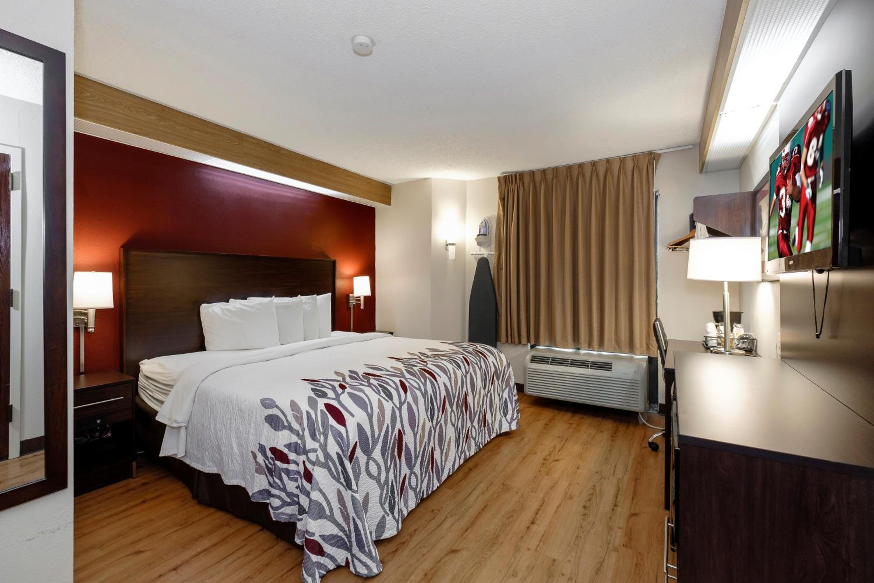 Deluxe King Room Disability Access Non-Smoking