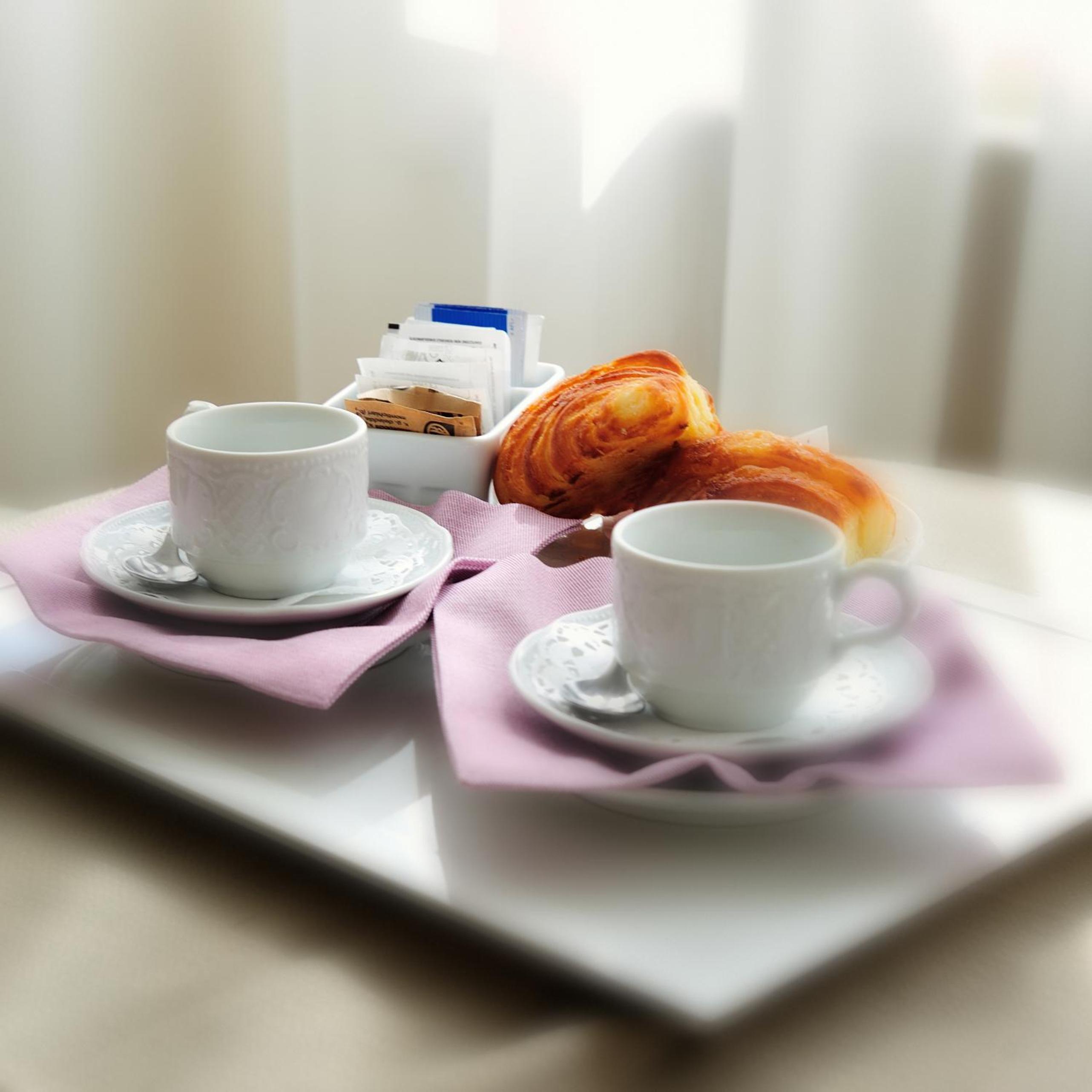 Superior Double Room with Partial Sea View