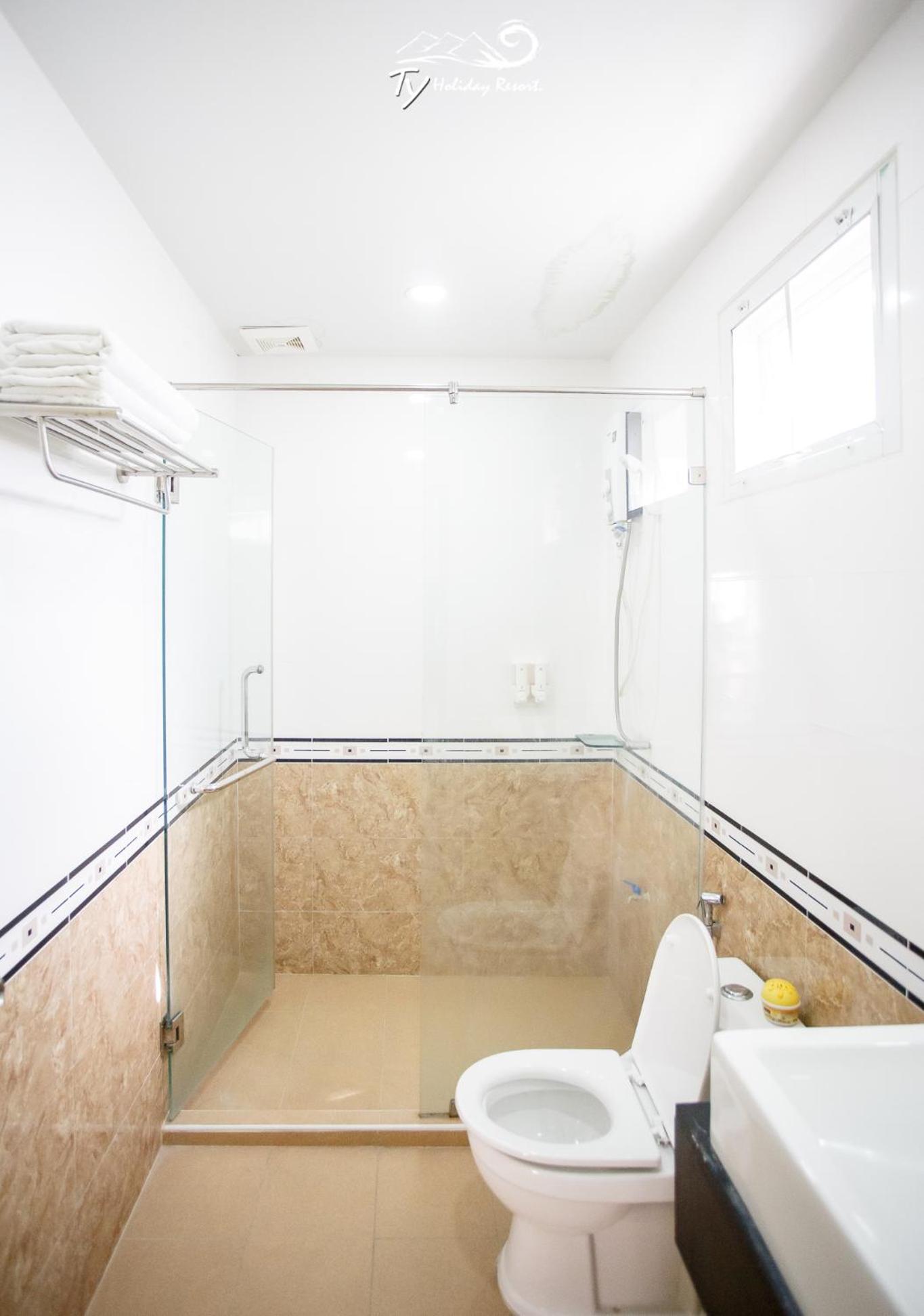 Seven-Bedroom Villa with Private Pool 233	