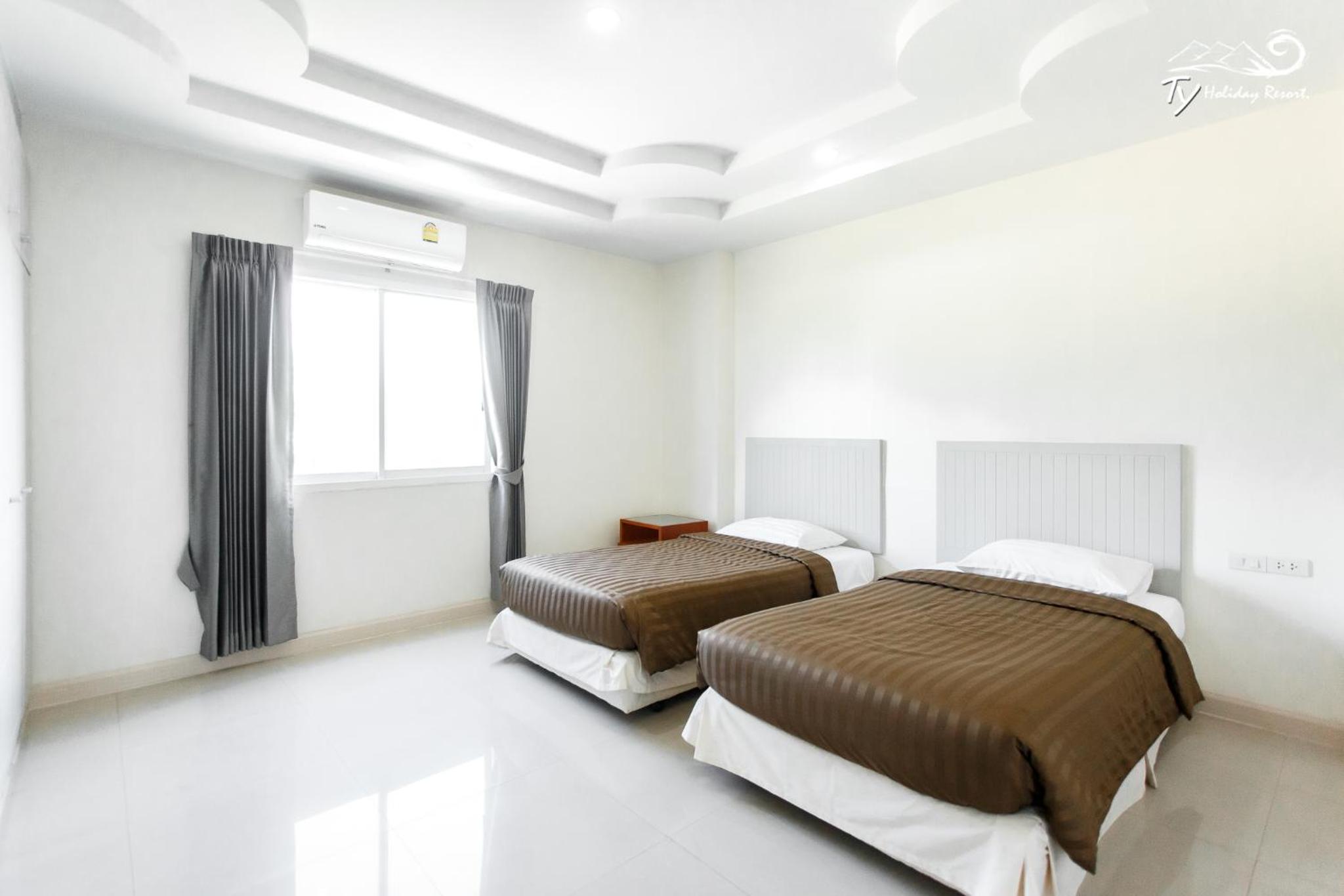 Seven-Bedroom Villa with Private Pool 233	