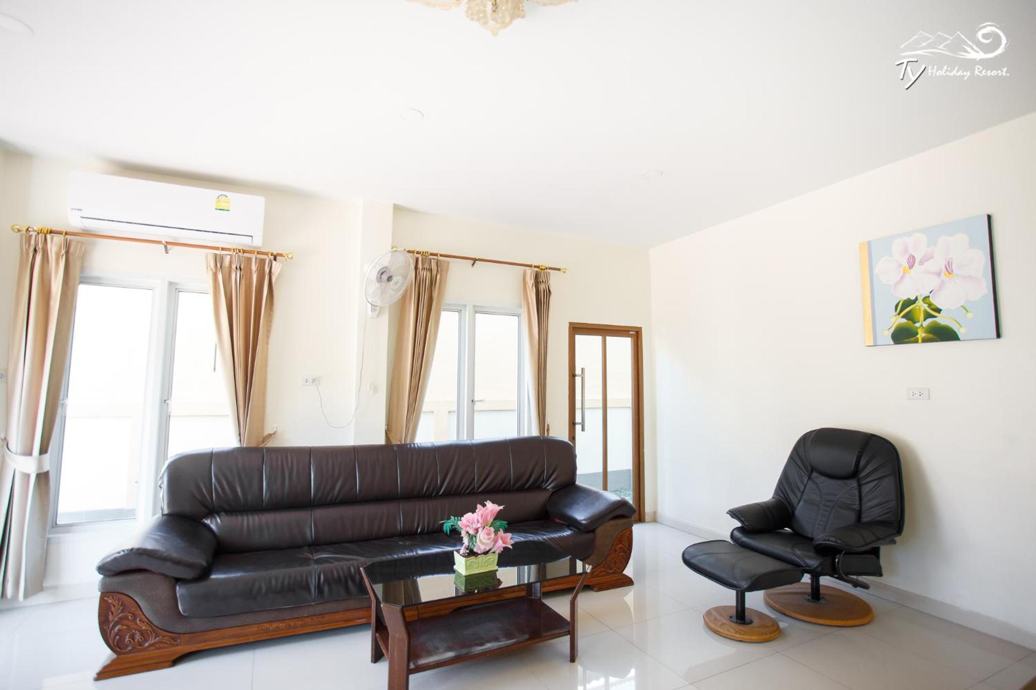 Seven-Bedroom Villa with Private Pool 233	