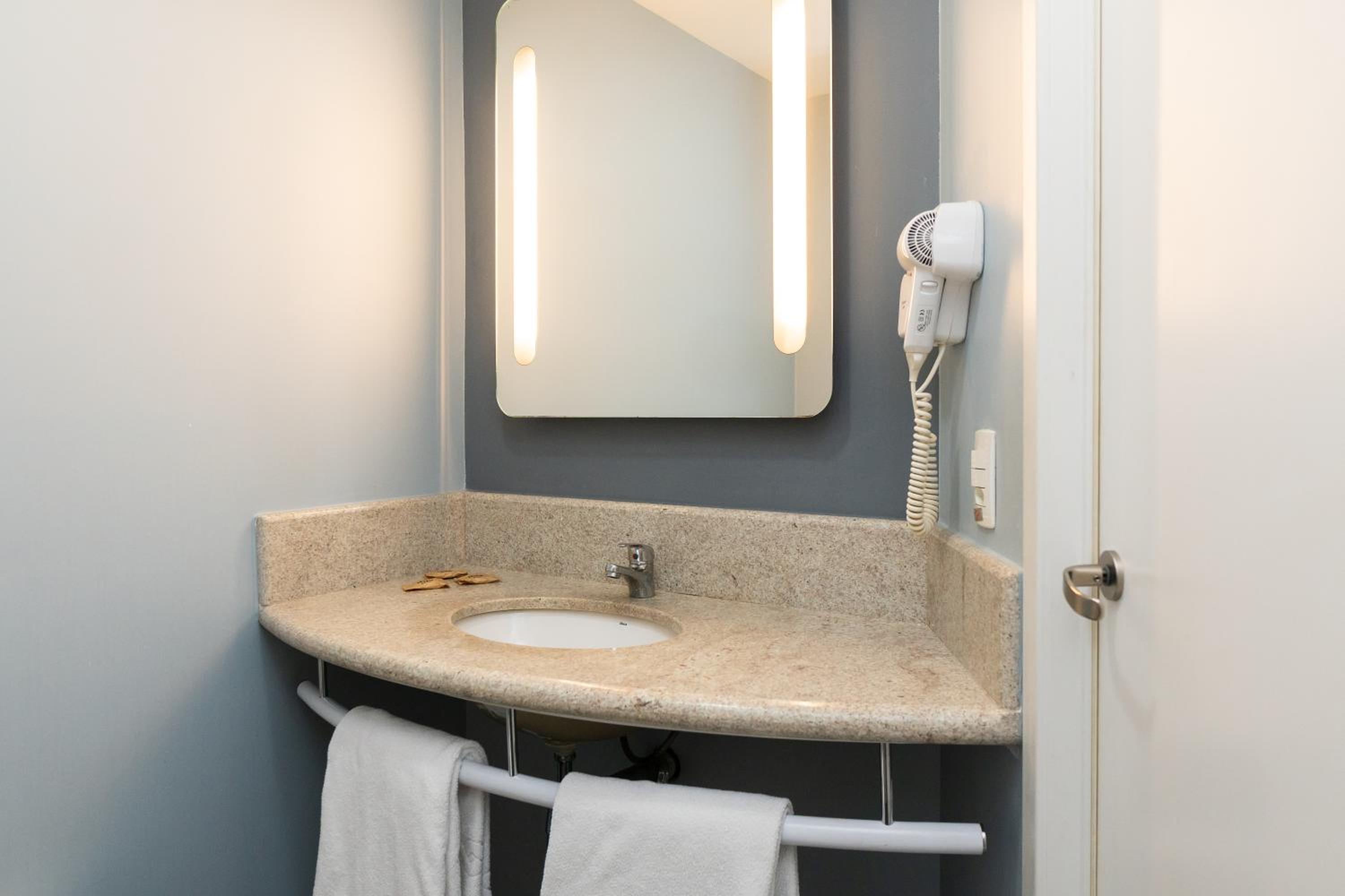 Standard Apartment with One Double Bed