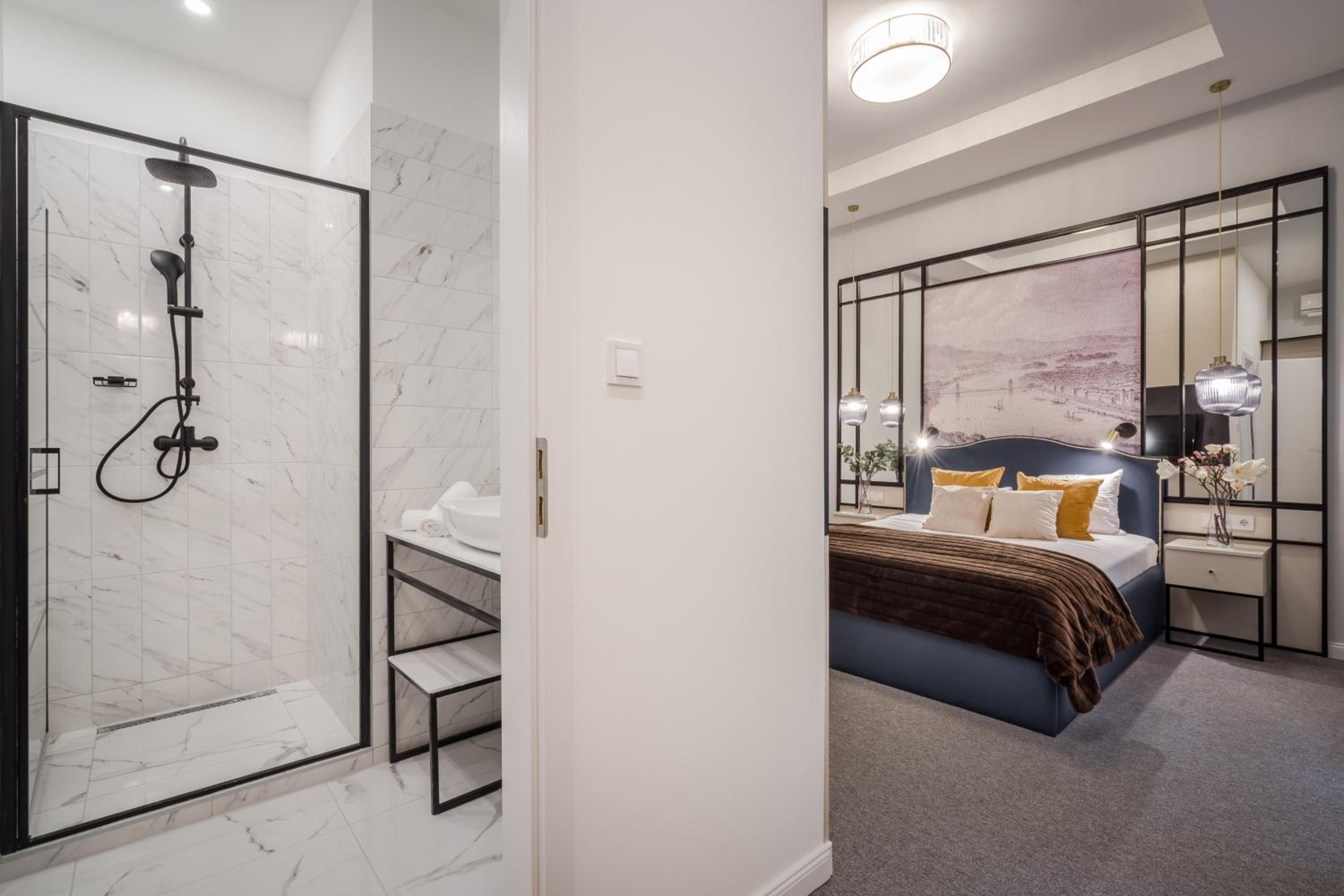 Deluxe Double Room with Extra Bed