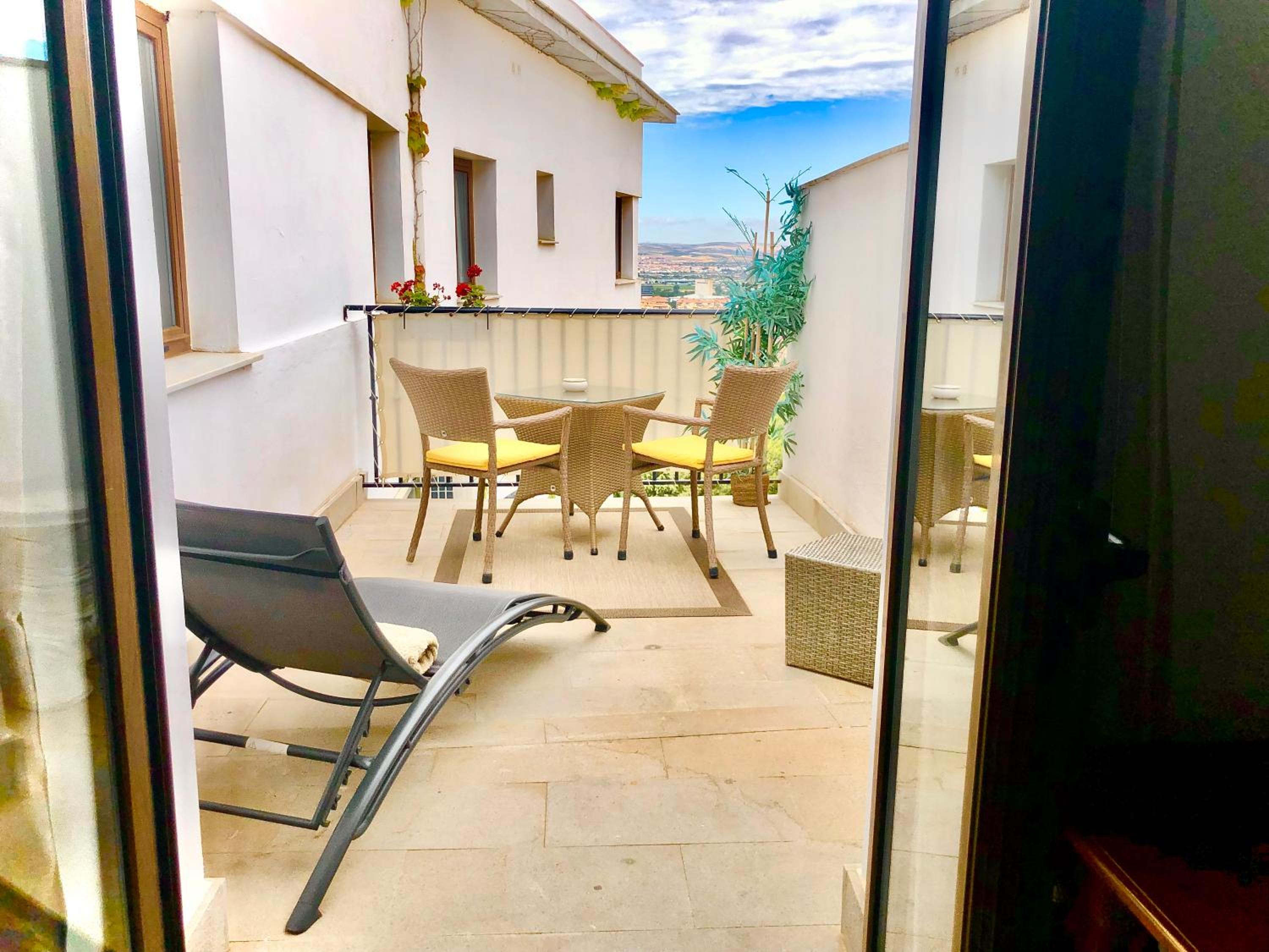 Triple Room with City View