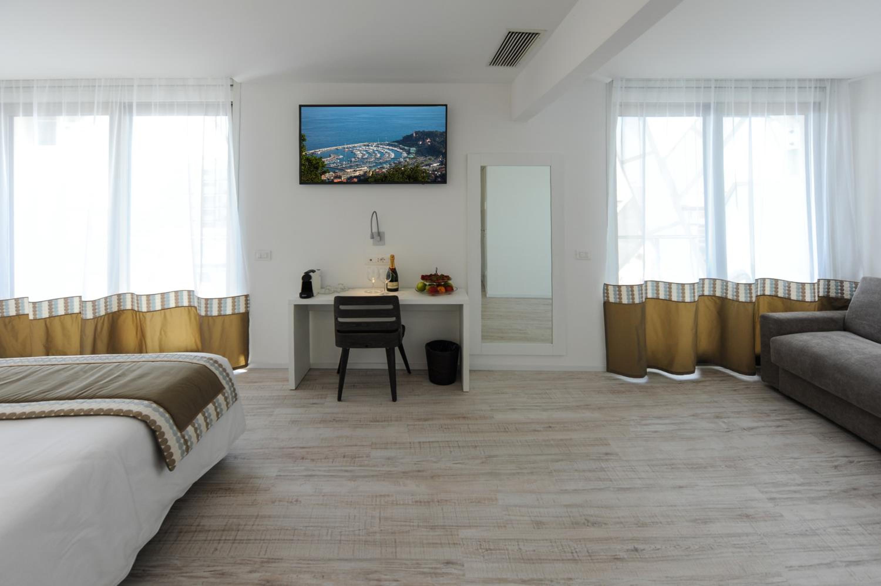 Suite with Beach Access