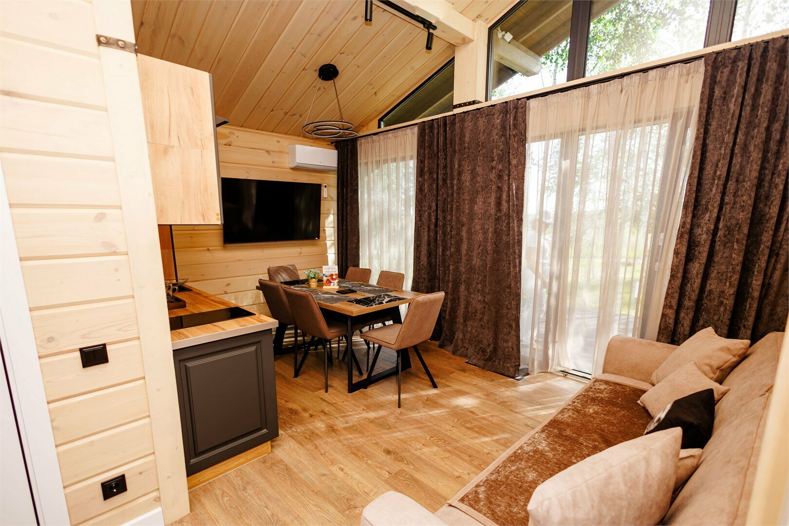 Коттедж (4+2) с сауной и беседкой -гриль