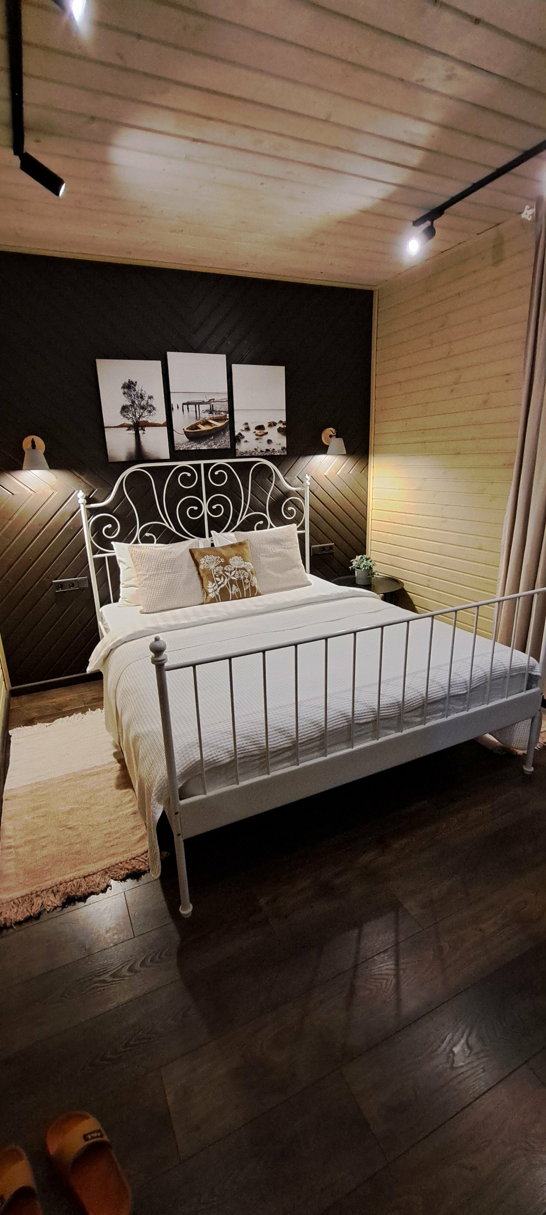 Семейный номер с видом на озеро