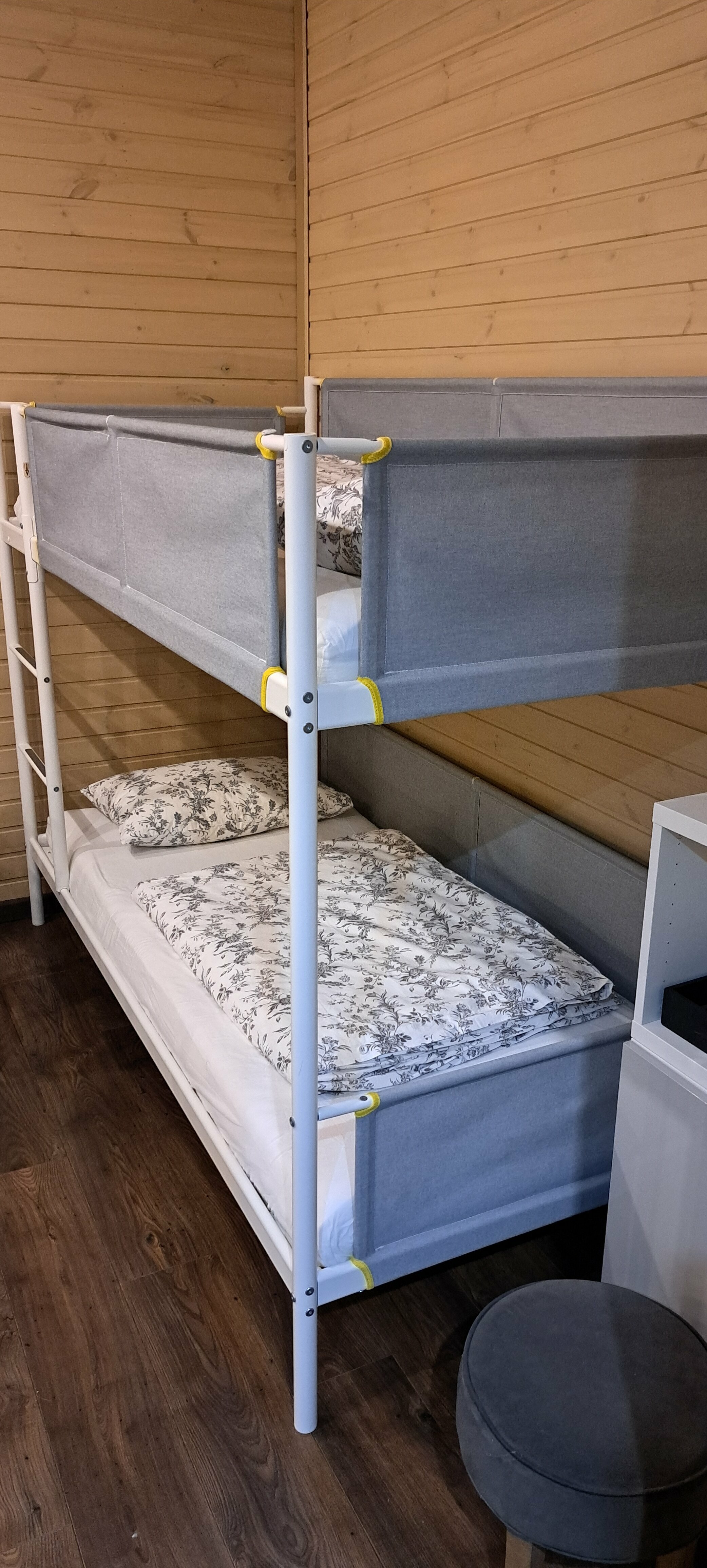 Семейный номер с видом на озеро