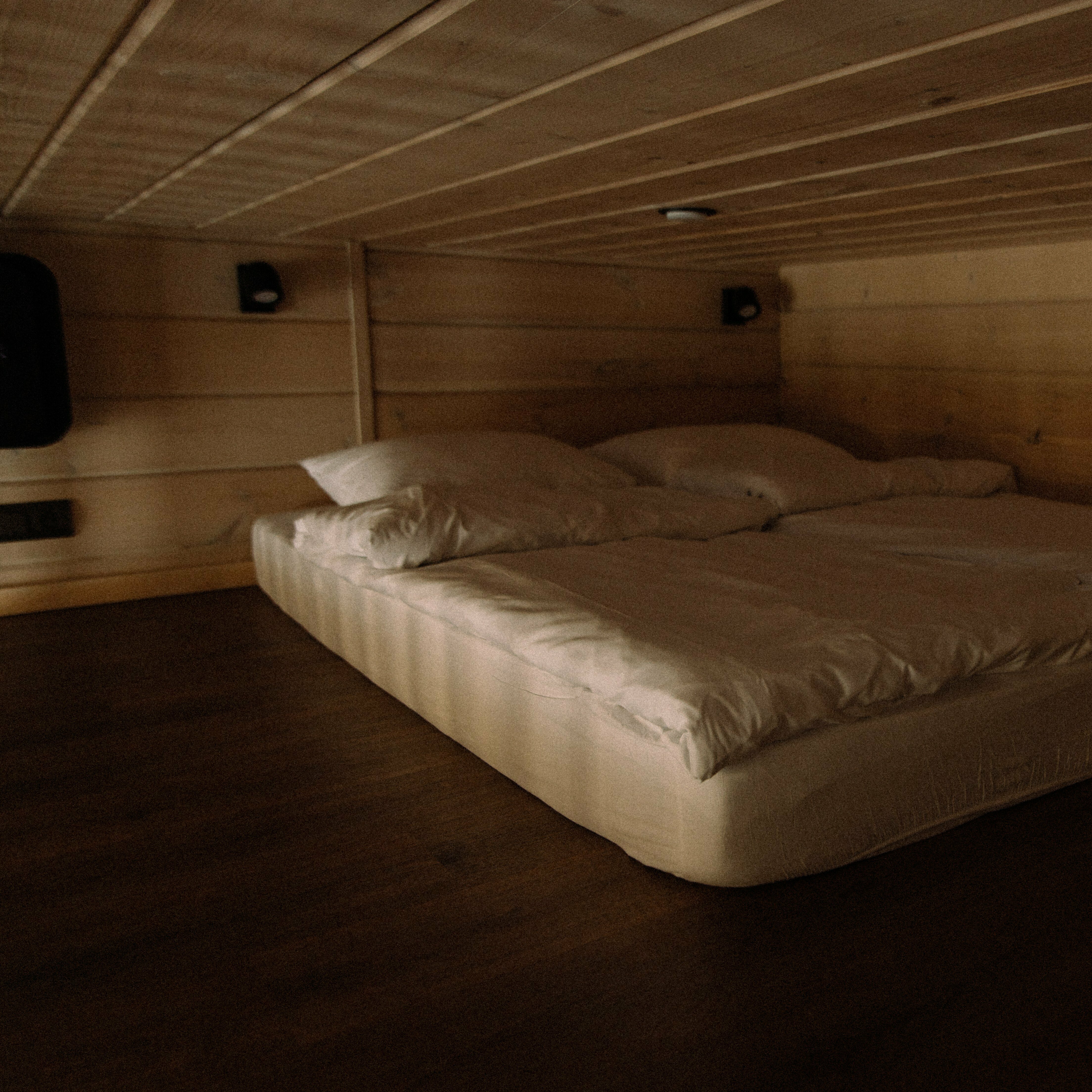 Большой дом на пирсе