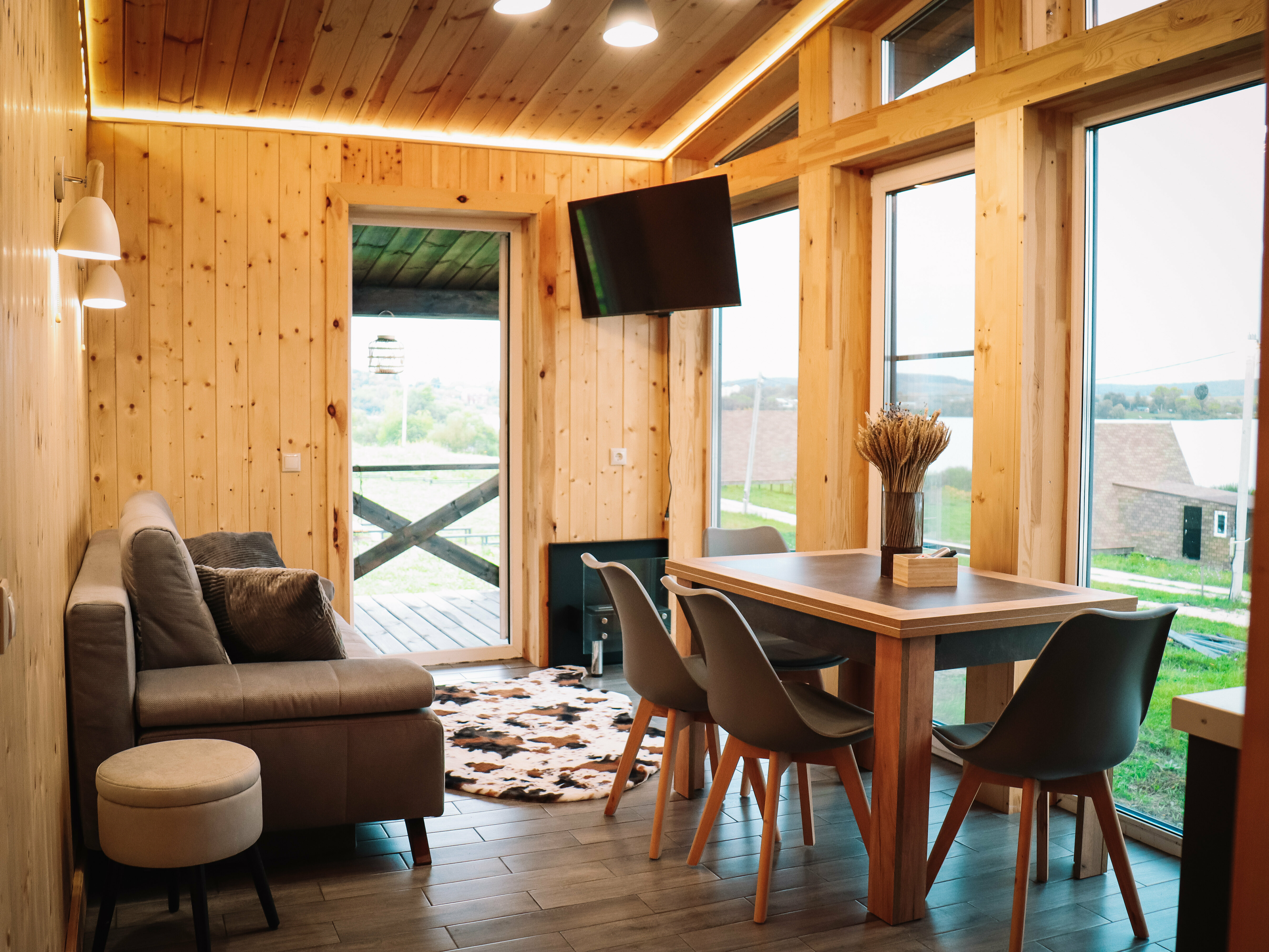 Коттедж с видом на озеро