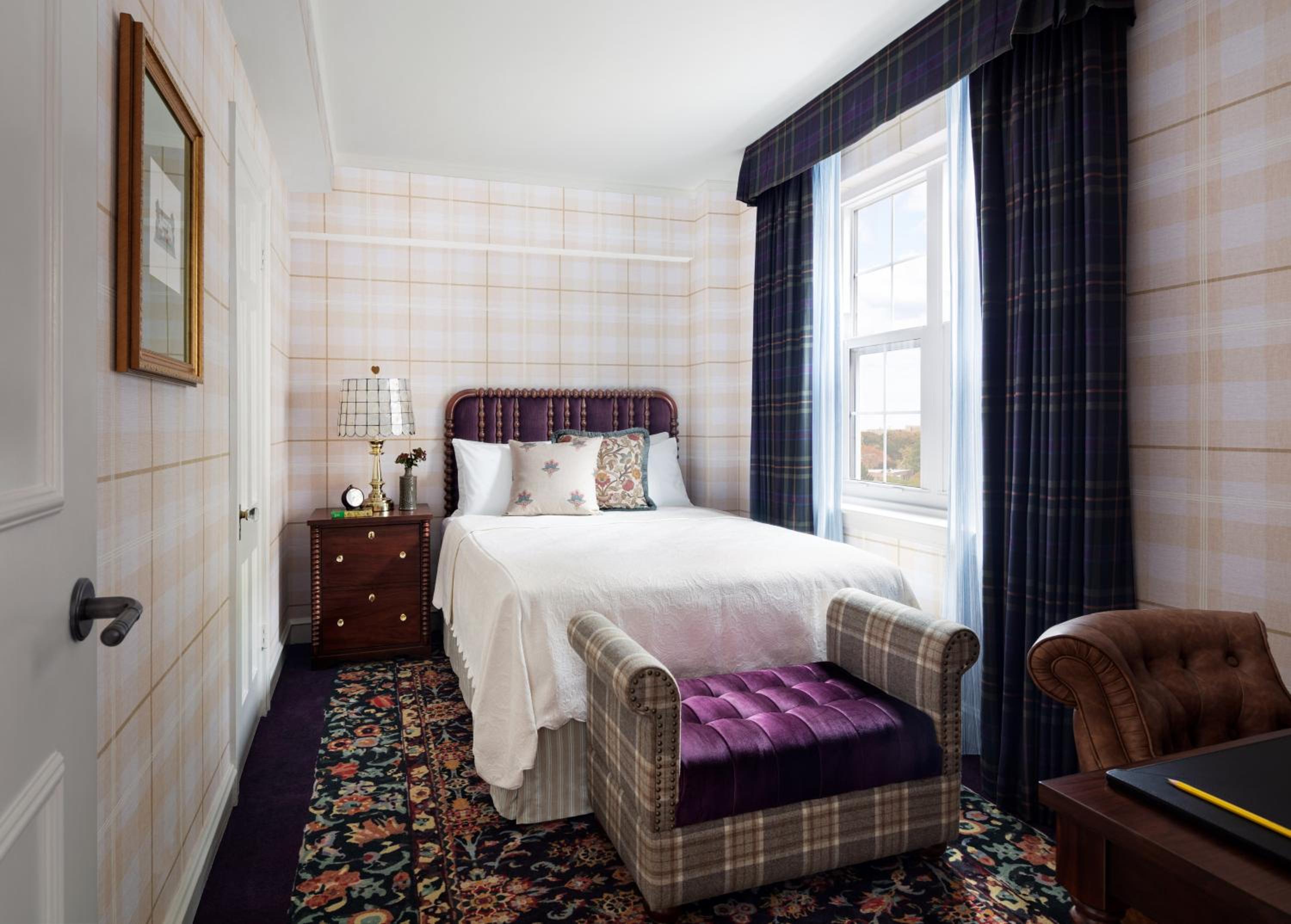 Graduate Queen Suite 