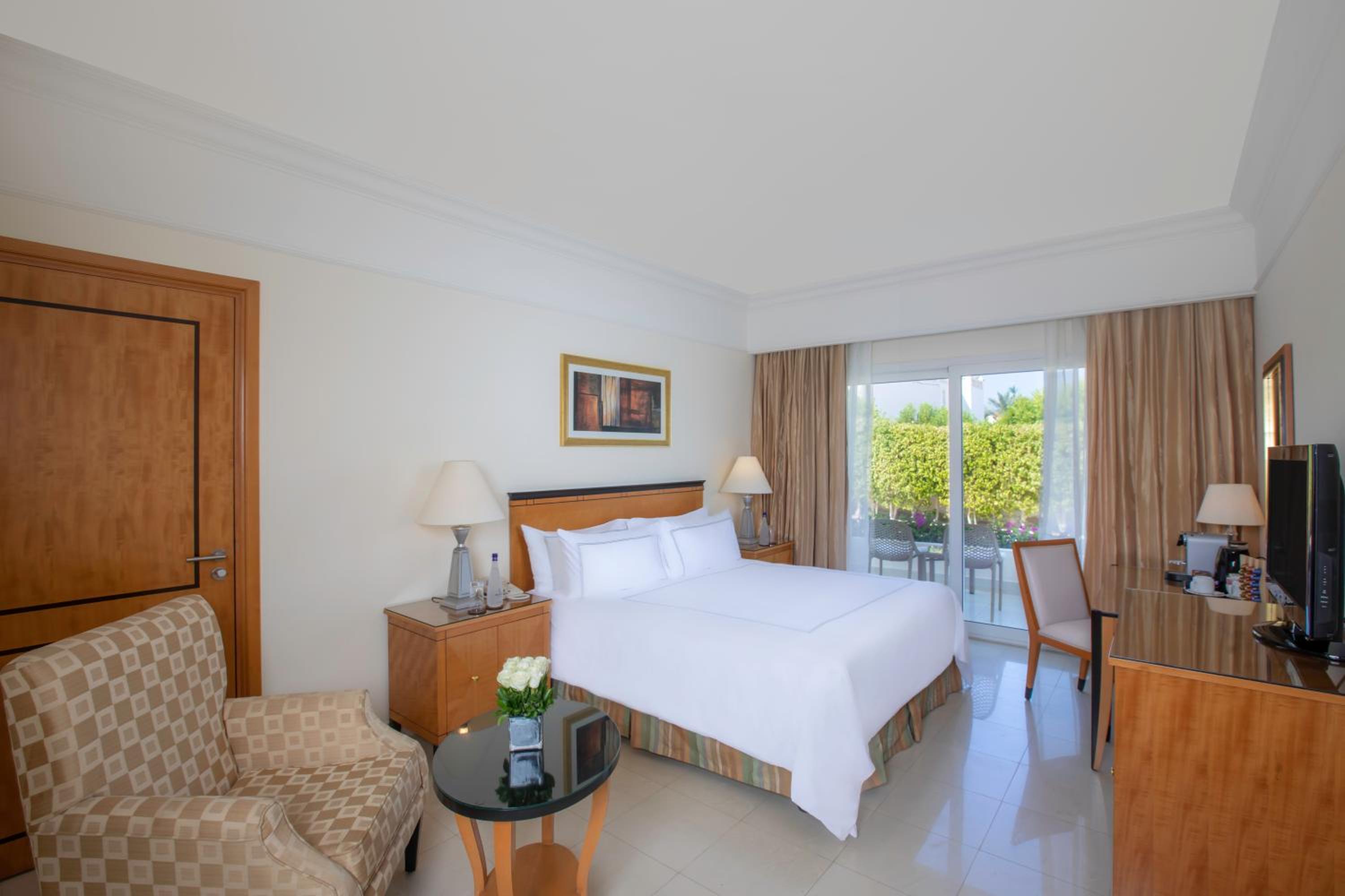 Deluxe Room Aqua King Bed