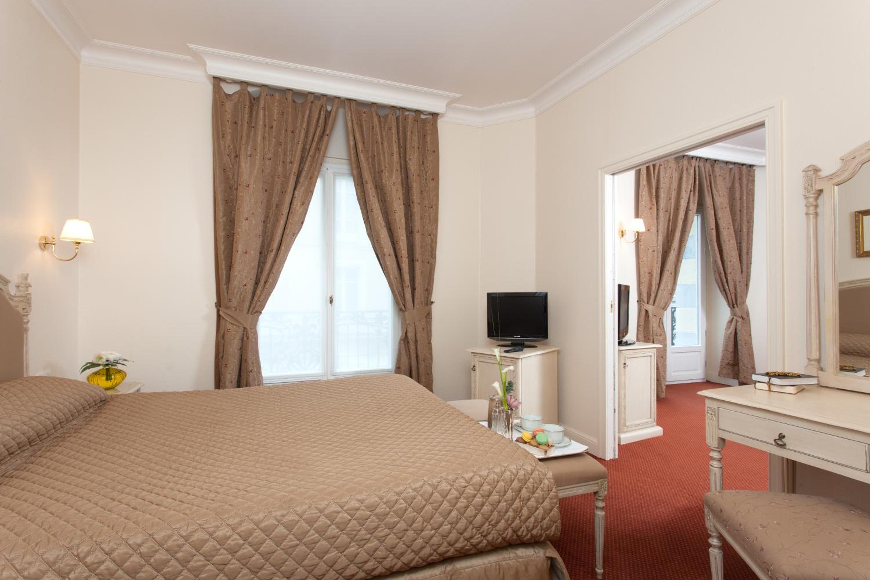 Master Suite (1 Adult)