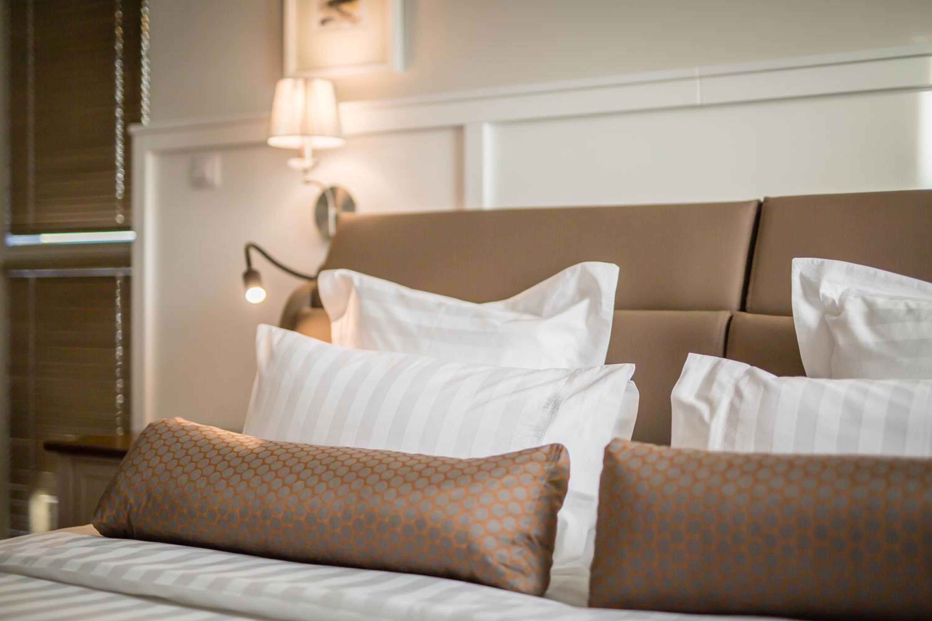 King Studio with Sofa Bed