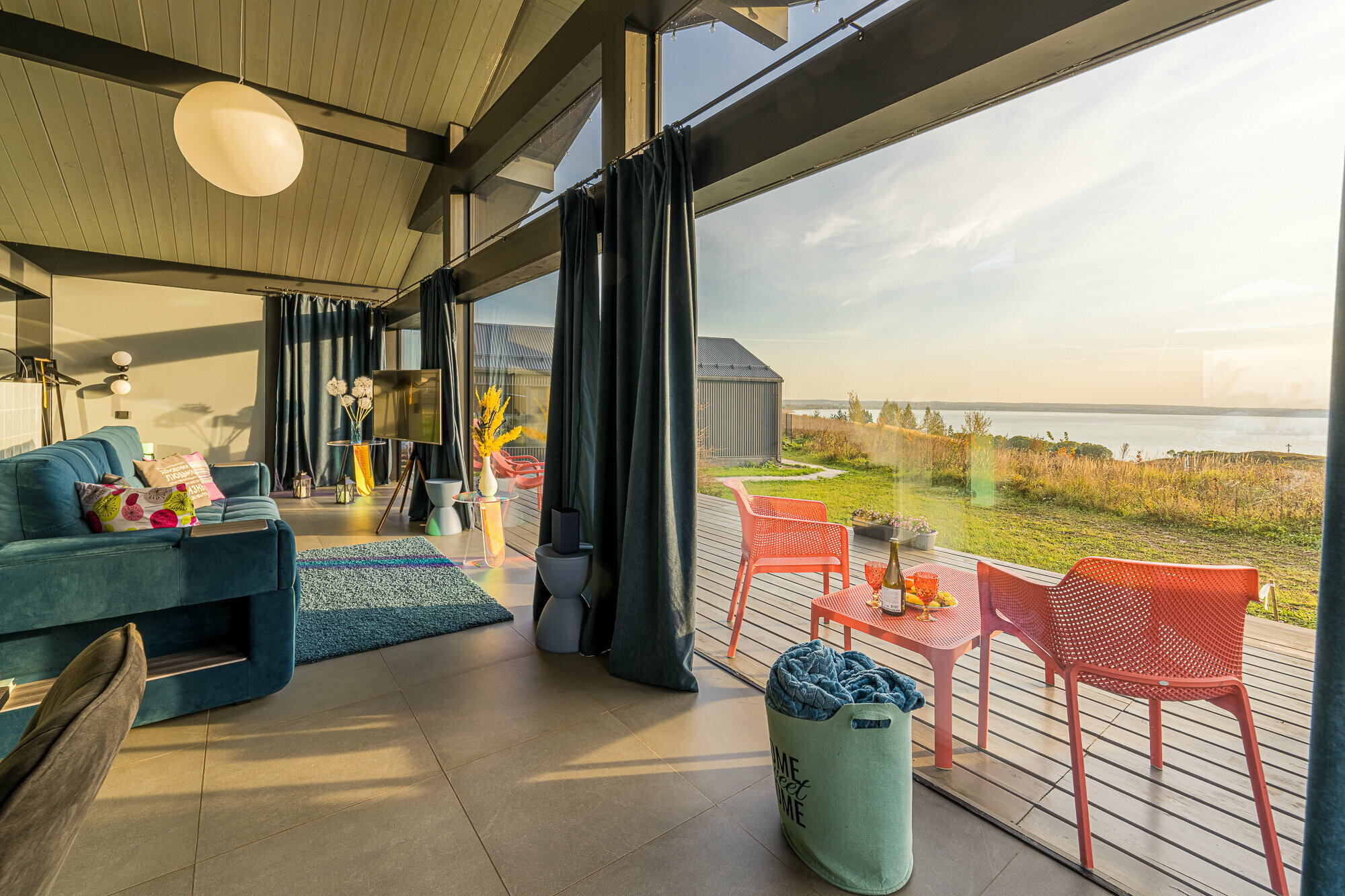 Коттедж с видом на озеро