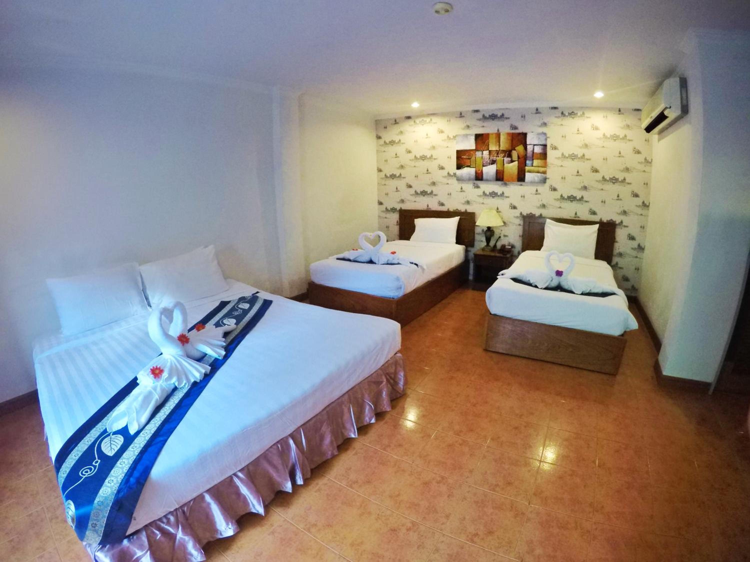 Four-Bedroom Deluxe Apartment