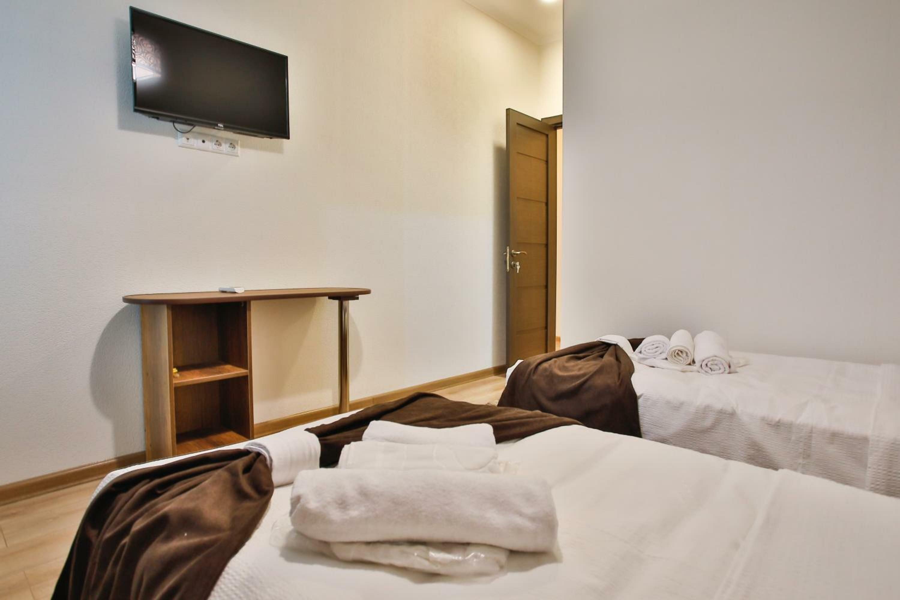 Twin Room with Shower