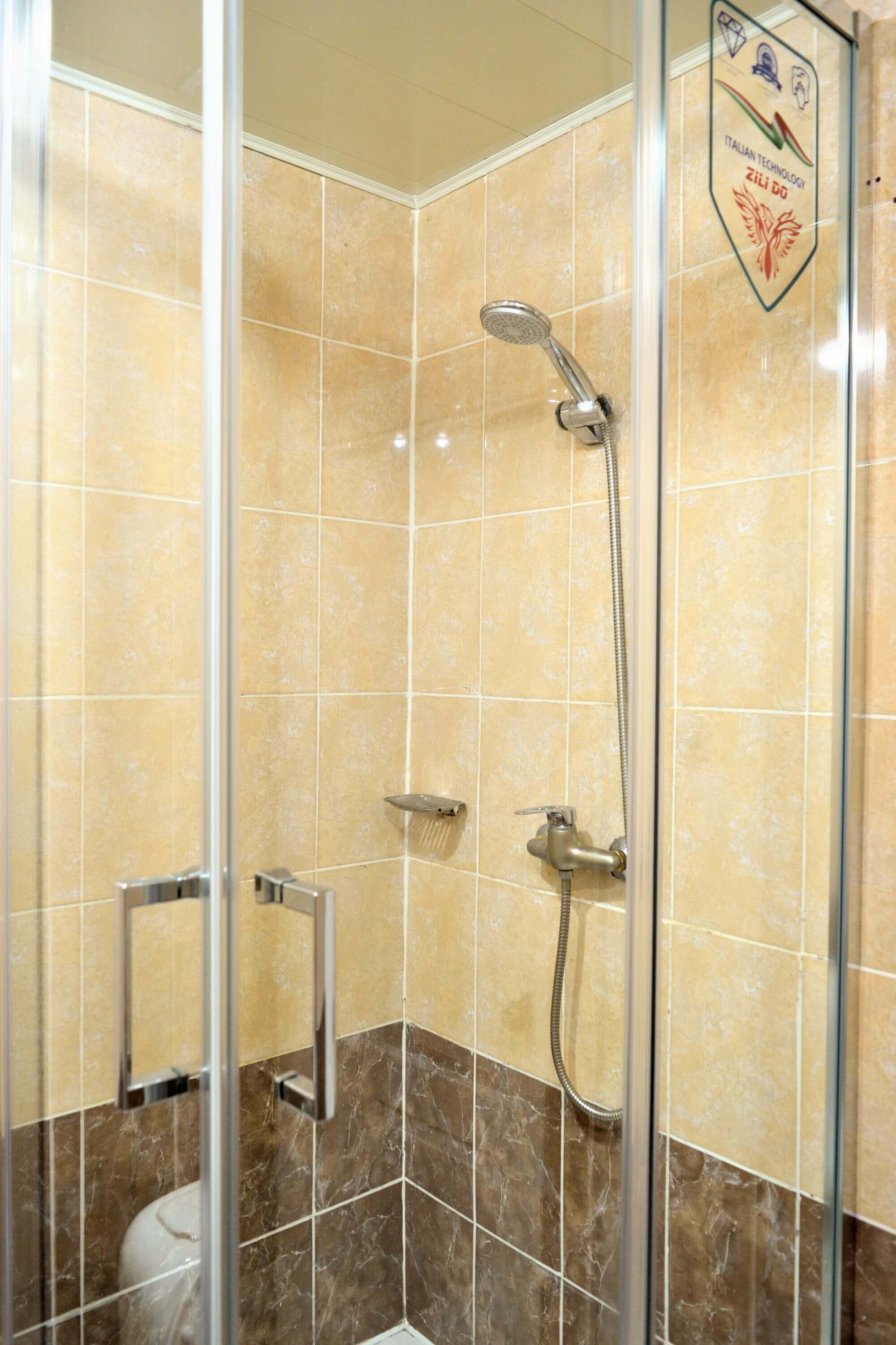 №1. Семейный номер с двуспальной кроватью, диваном и видом на Байкал