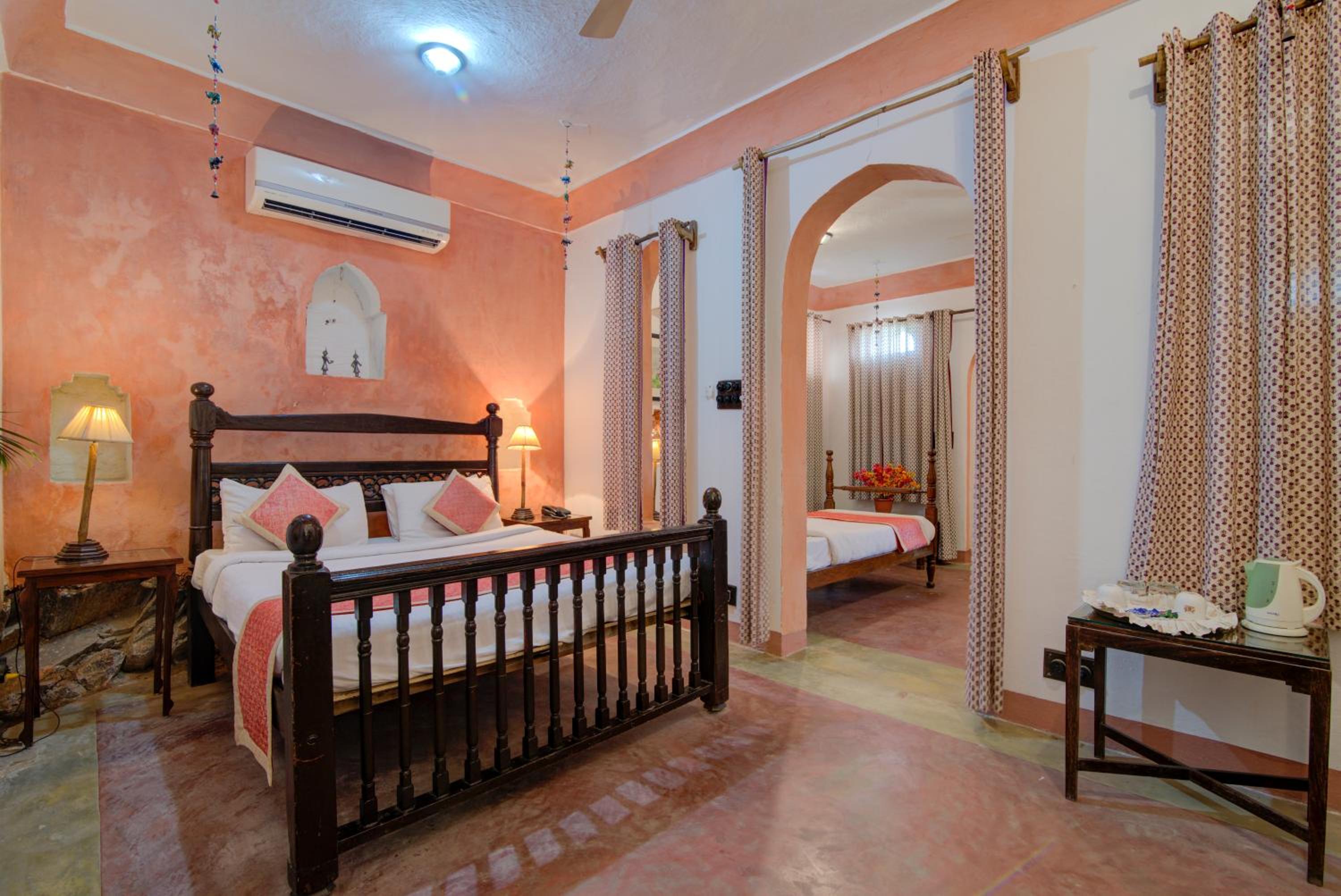 Club Room Living Area ((Enjoy Hi-Tea with Cookie)