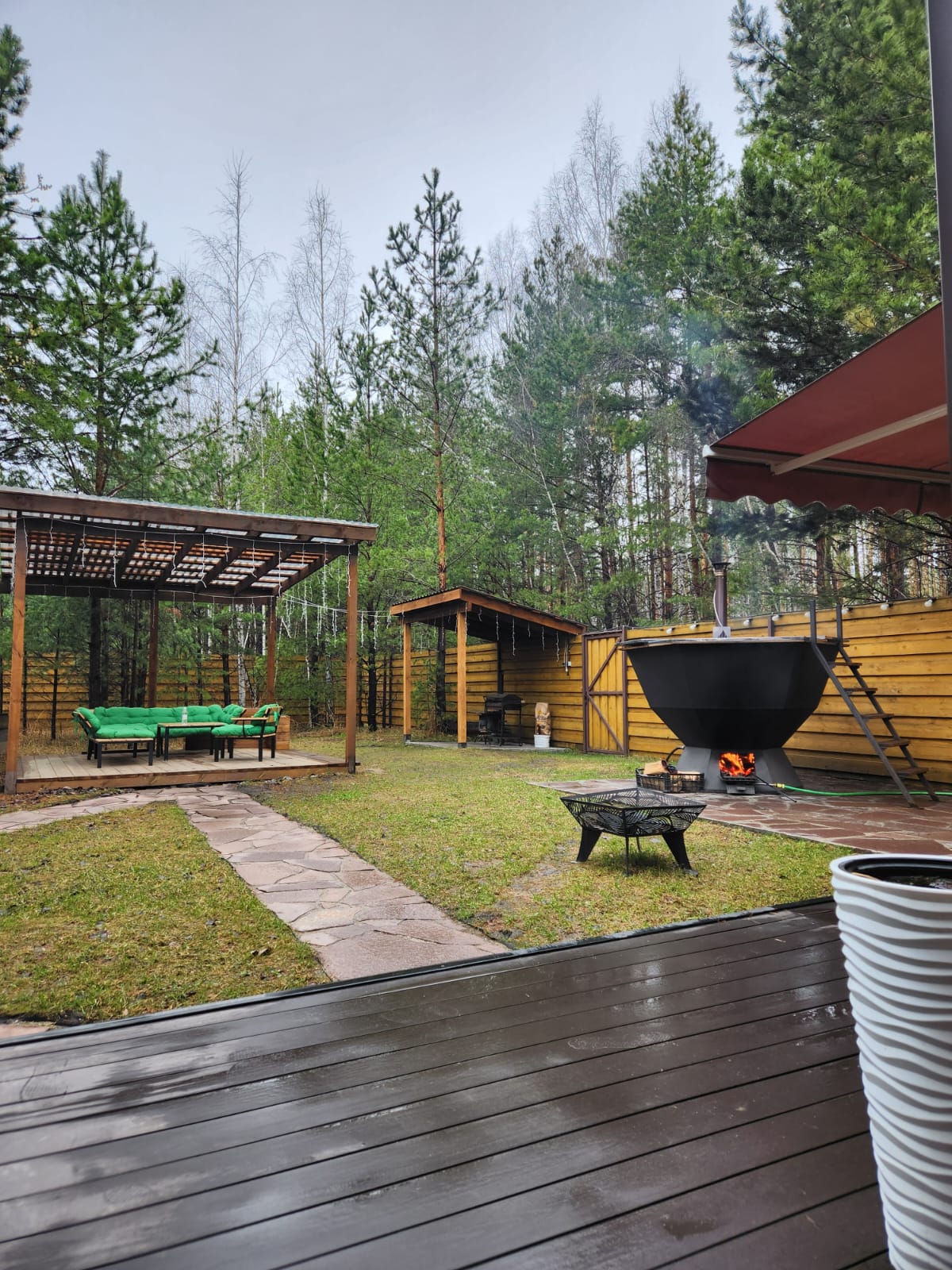 Дом с баней и чаном, с видом на лес
