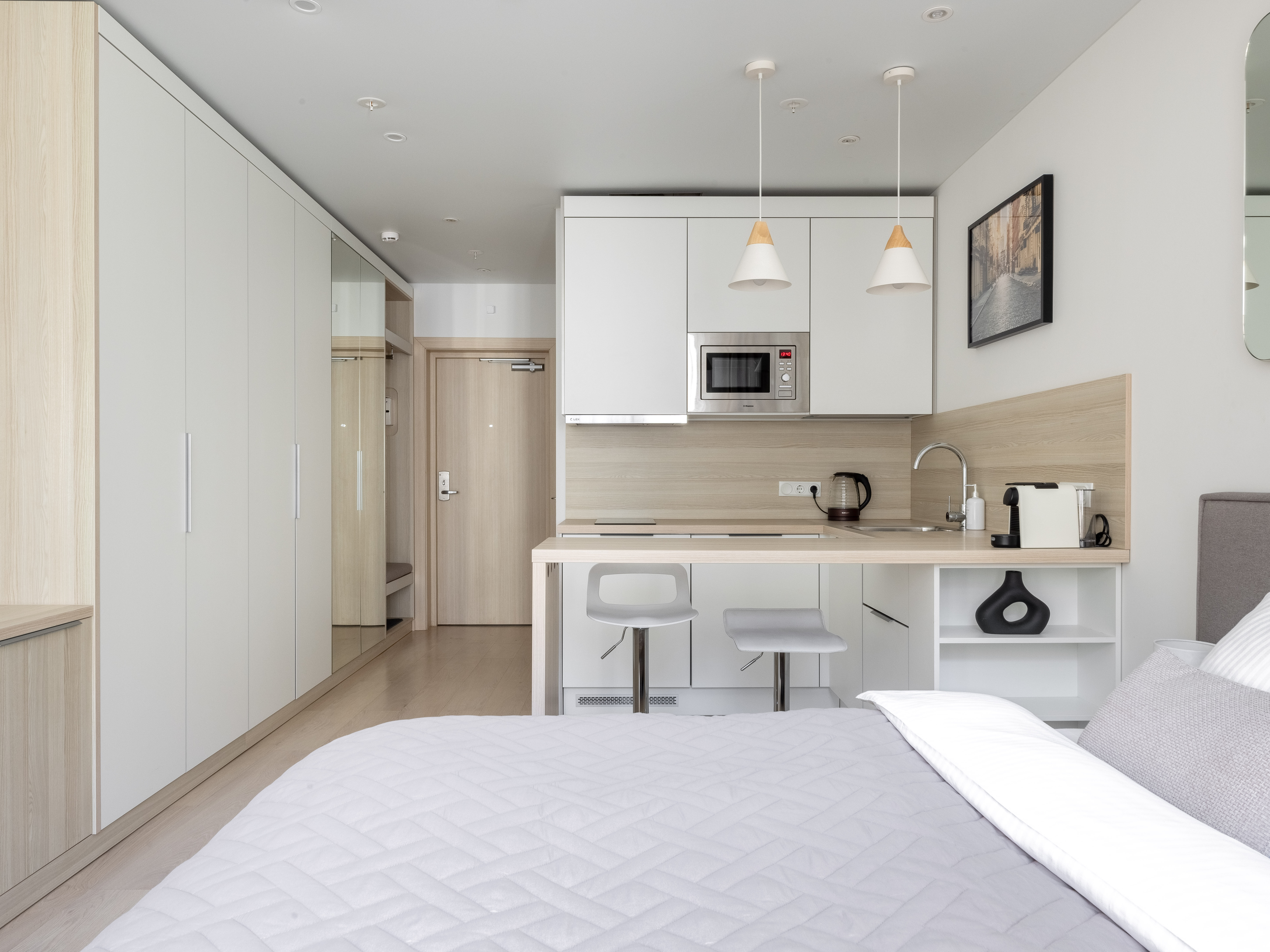 Студия с видом в тихий дворик