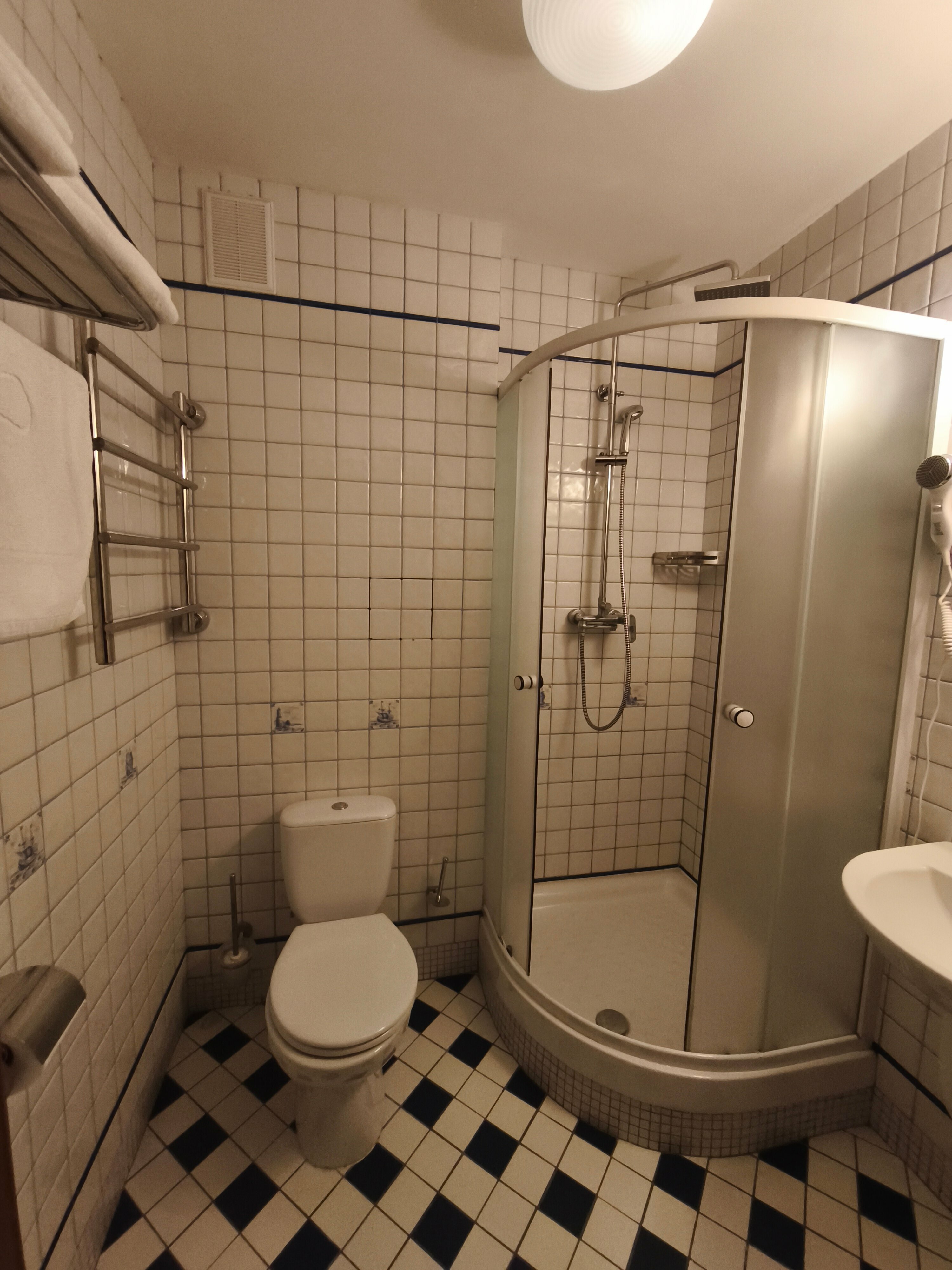 Четырехместный номер с балконом