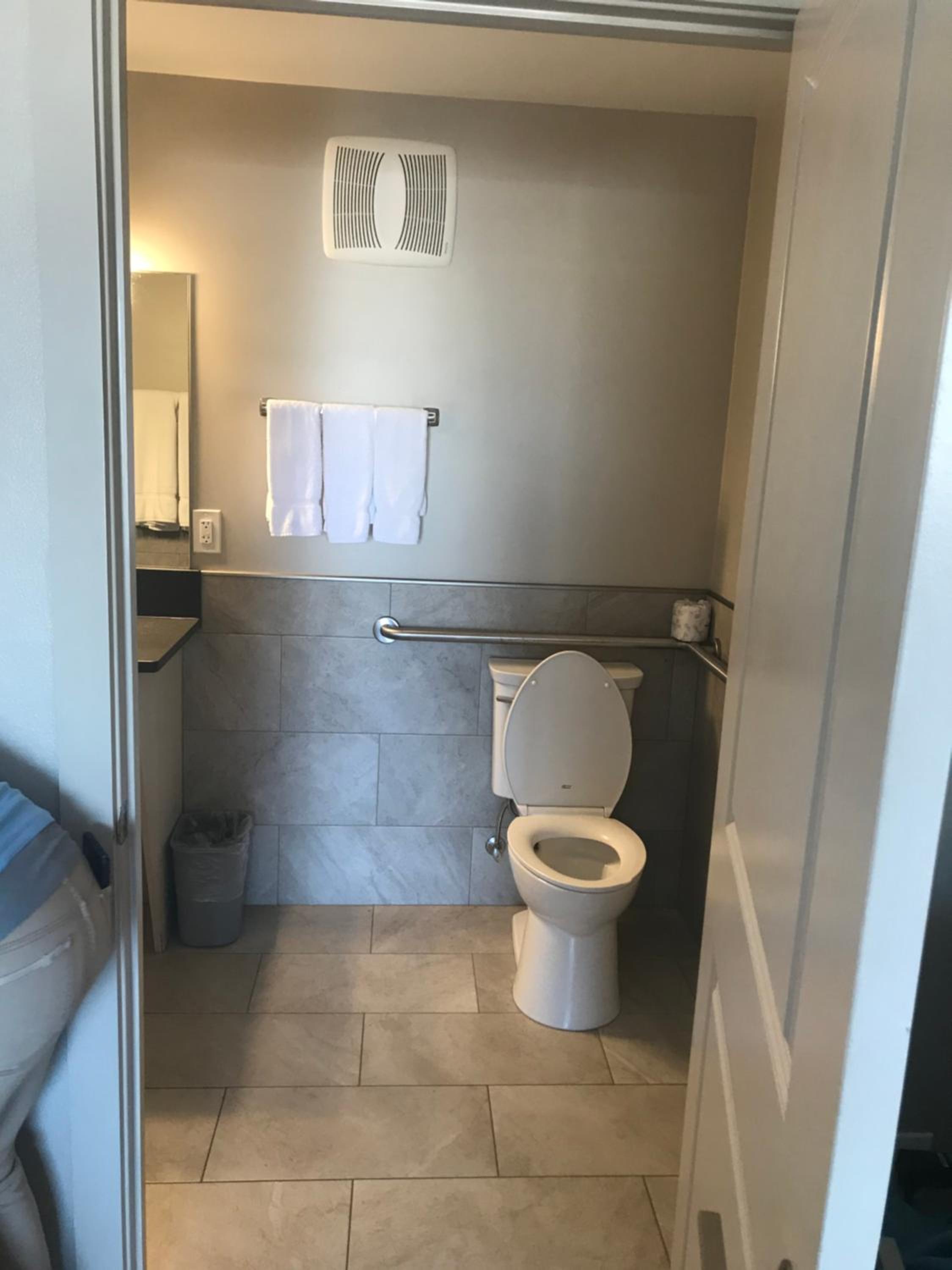 Queen Room - Disability Access