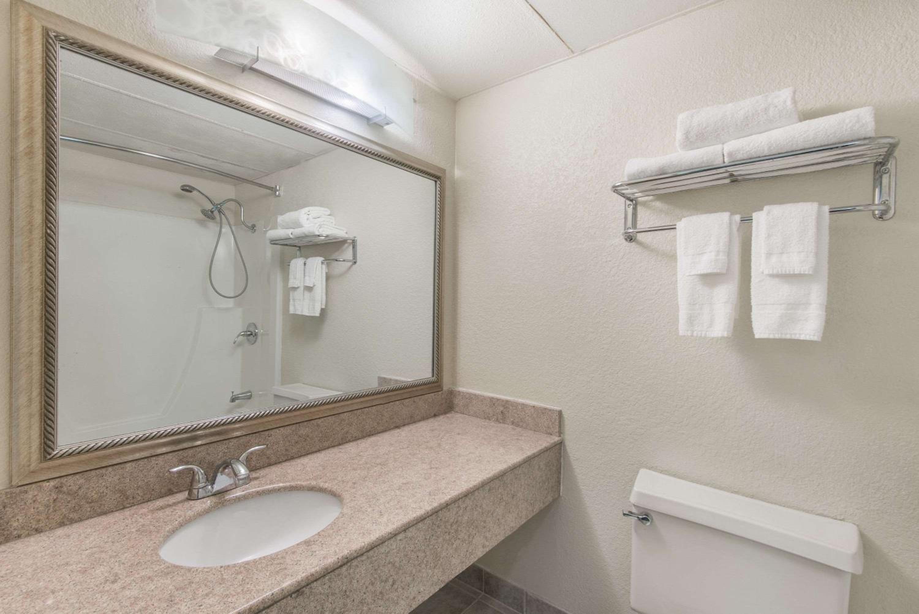 Studio Suite with 1 King Bed Non-Smoking